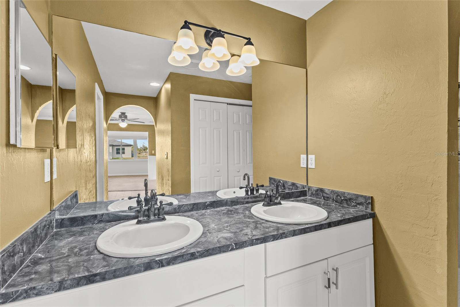 Image 21 of 37 For 2373 Amnesty Drive