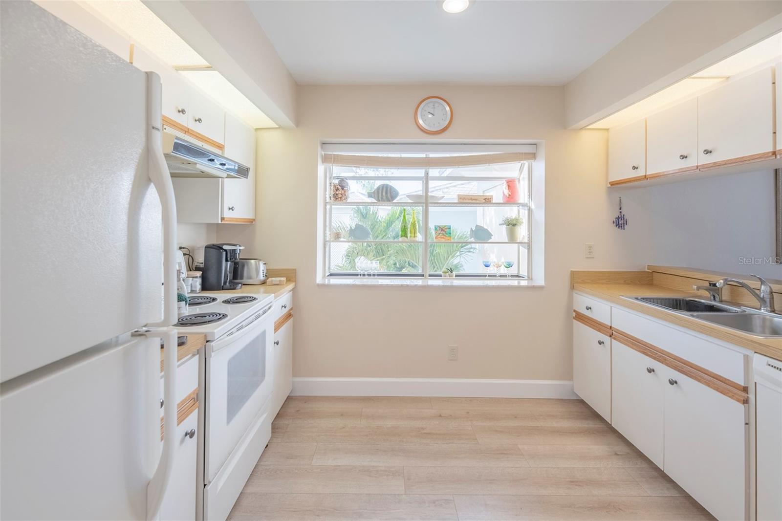 Image 11 of 47 For 425 Cerromar Terrace 459