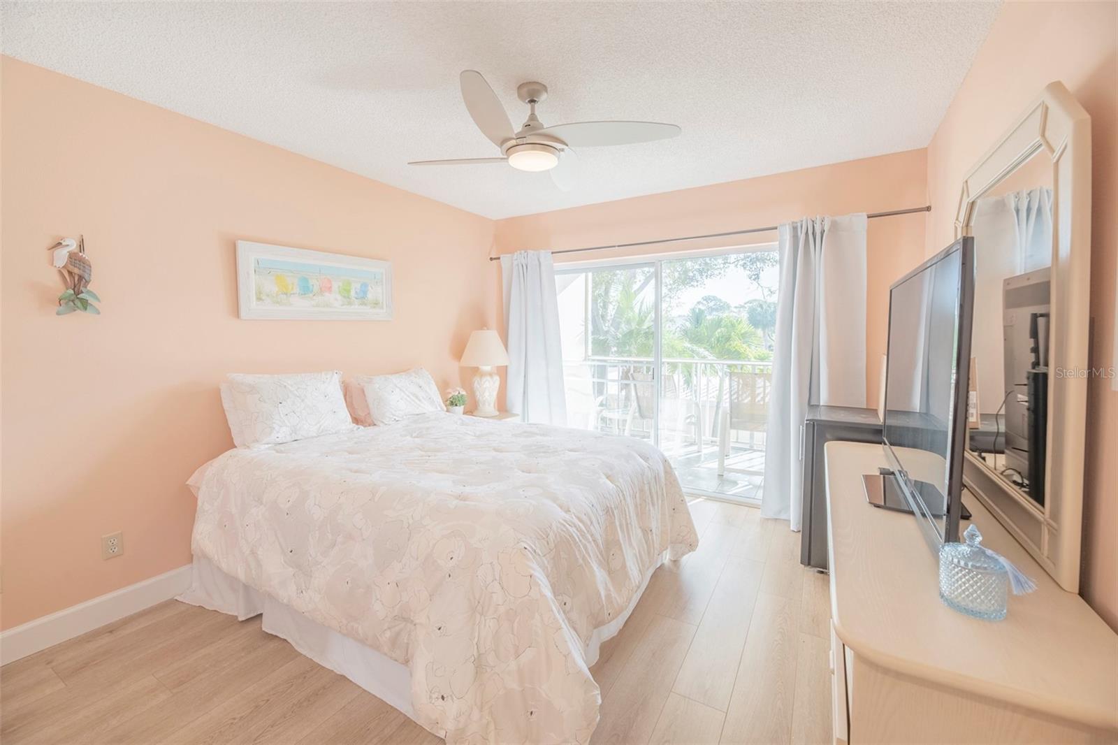 Image 17 of 47 For 425 Cerromar Terrace 459