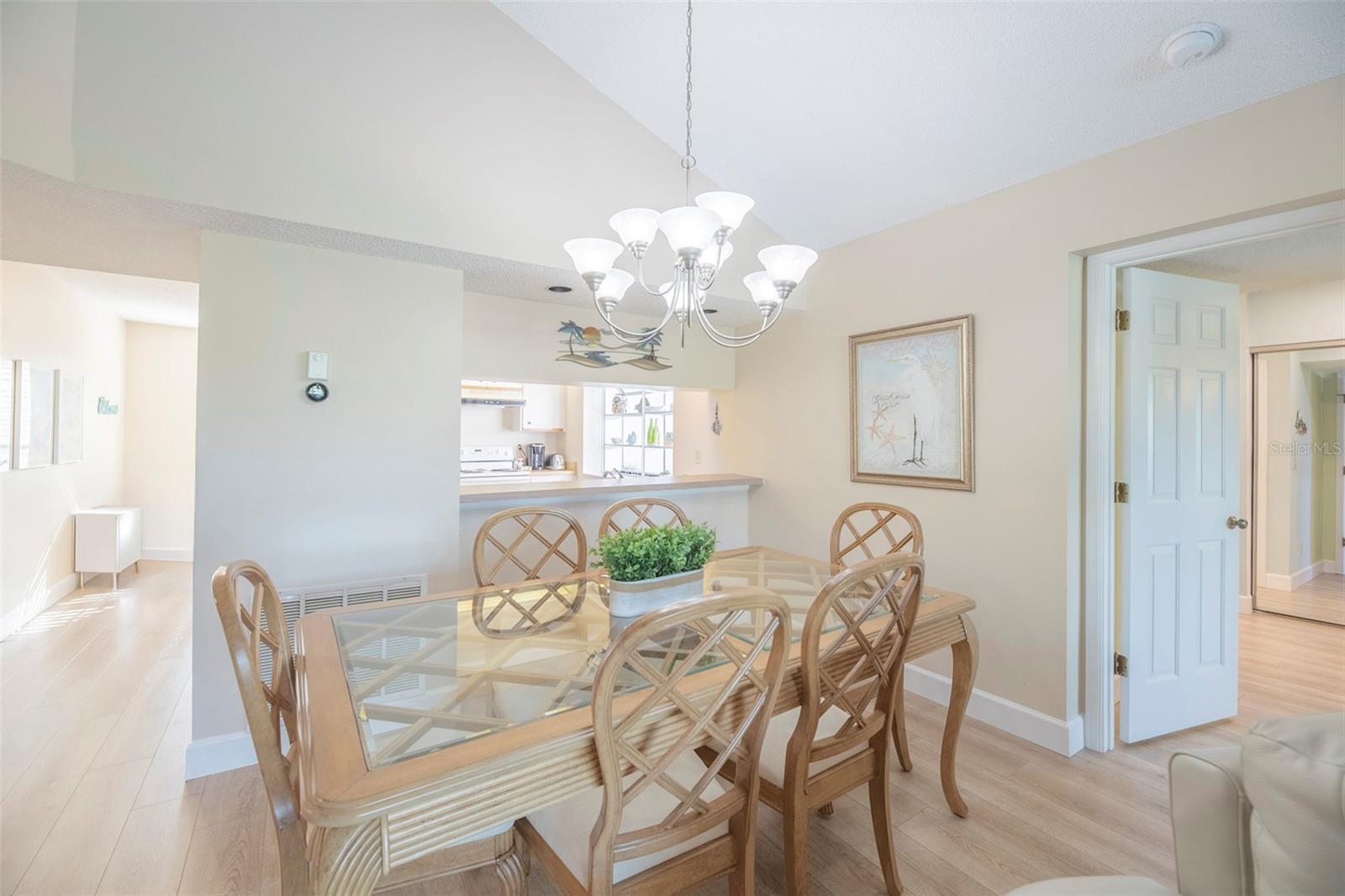 Image 8 of 47 For 425 Cerromar Terrace 459