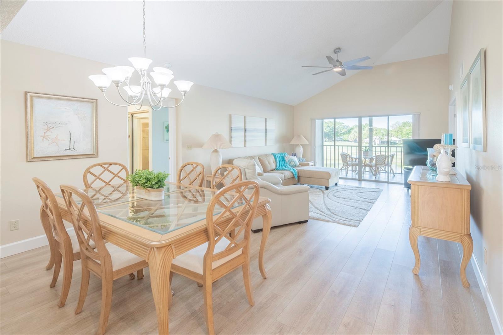 Image 9 of 47 For 425 Cerromar Terrace 459