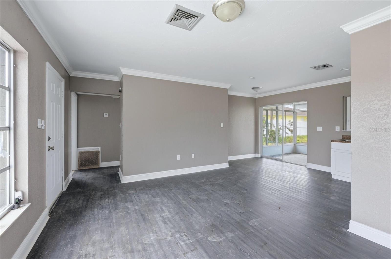 Image 13 of 28 For 300 San Lorenzo Avenue