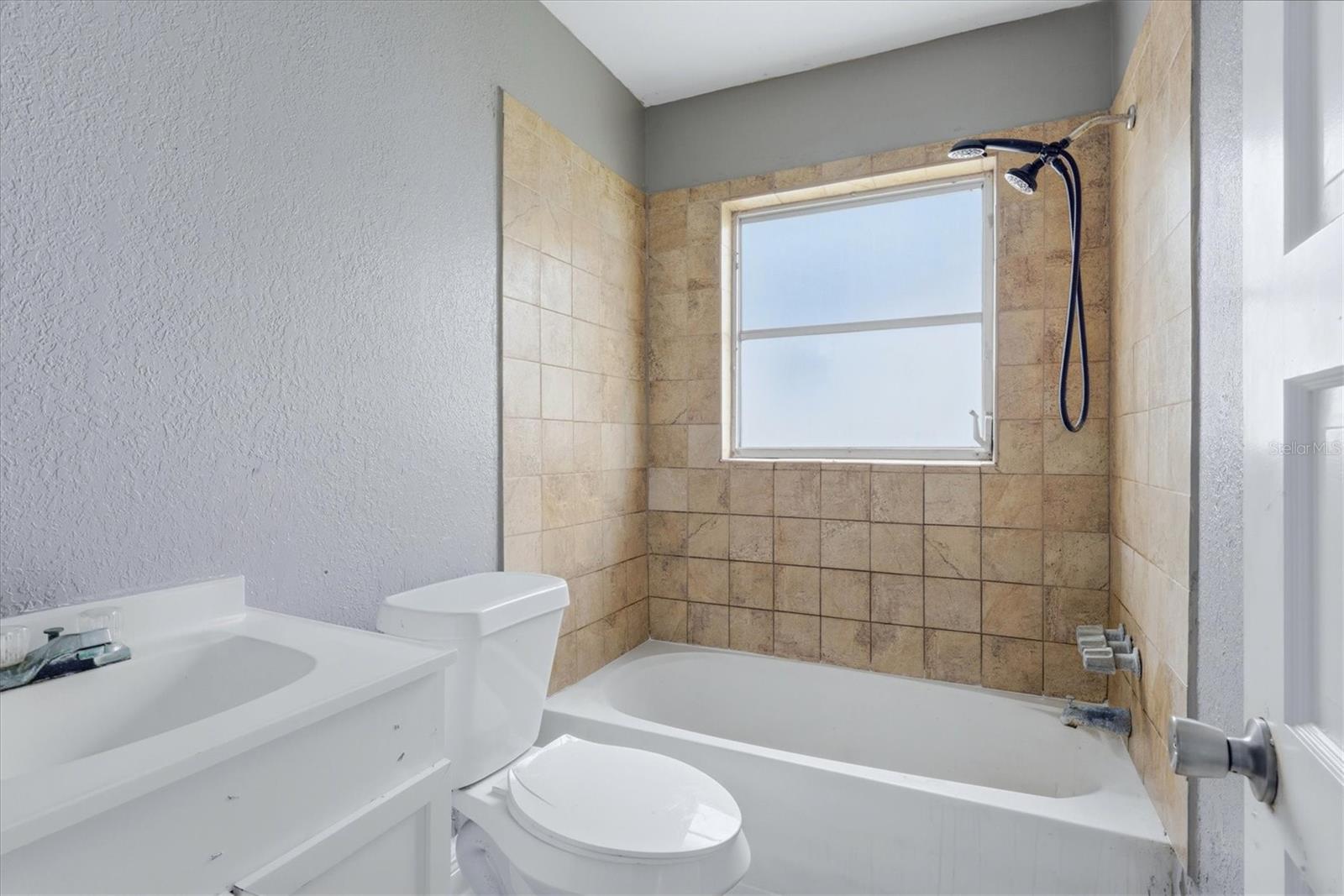 Image 25 of 28 For 300 San Lorenzo Avenue