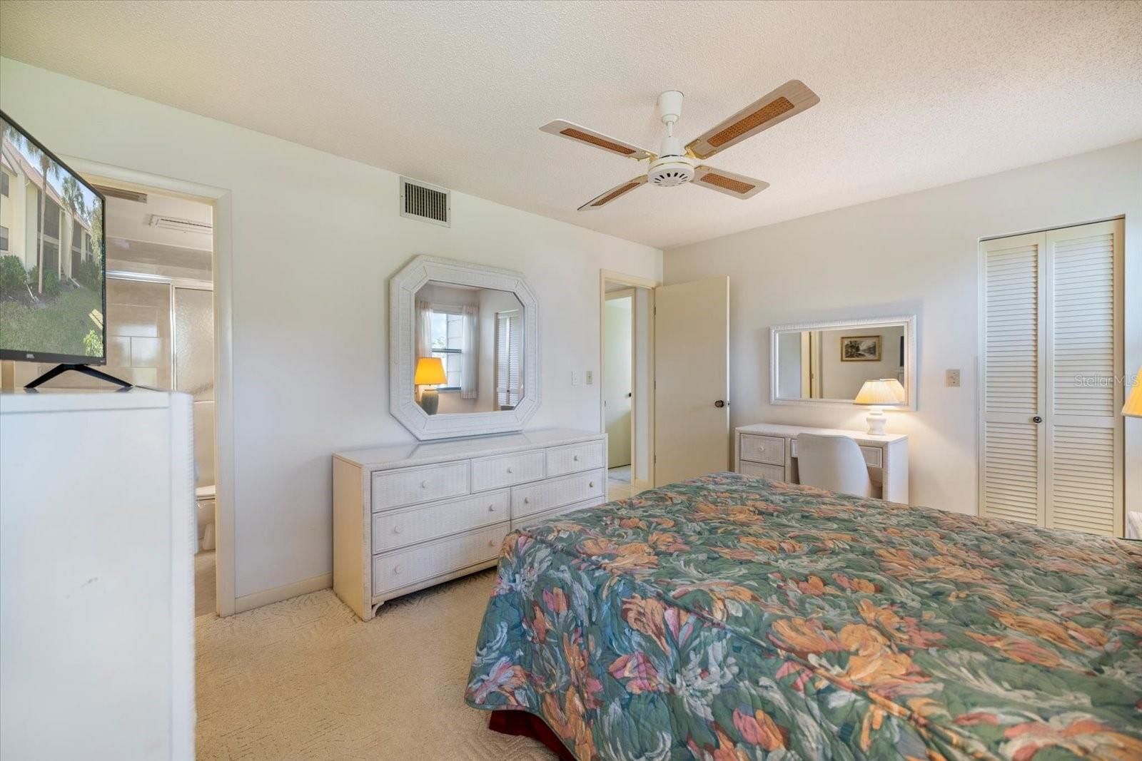 Image 23 of 41 For 634 Bird Bay Drive E 108