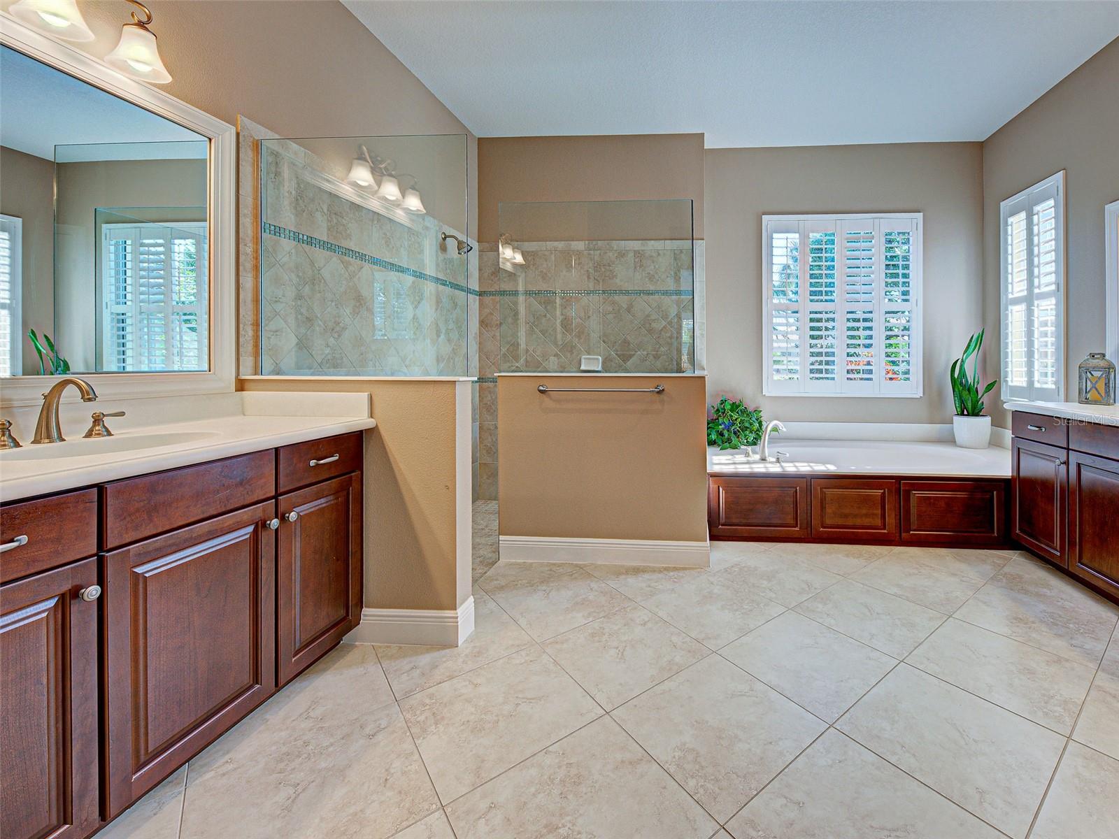 Image 31 of 74 For 488 Arborview Lane