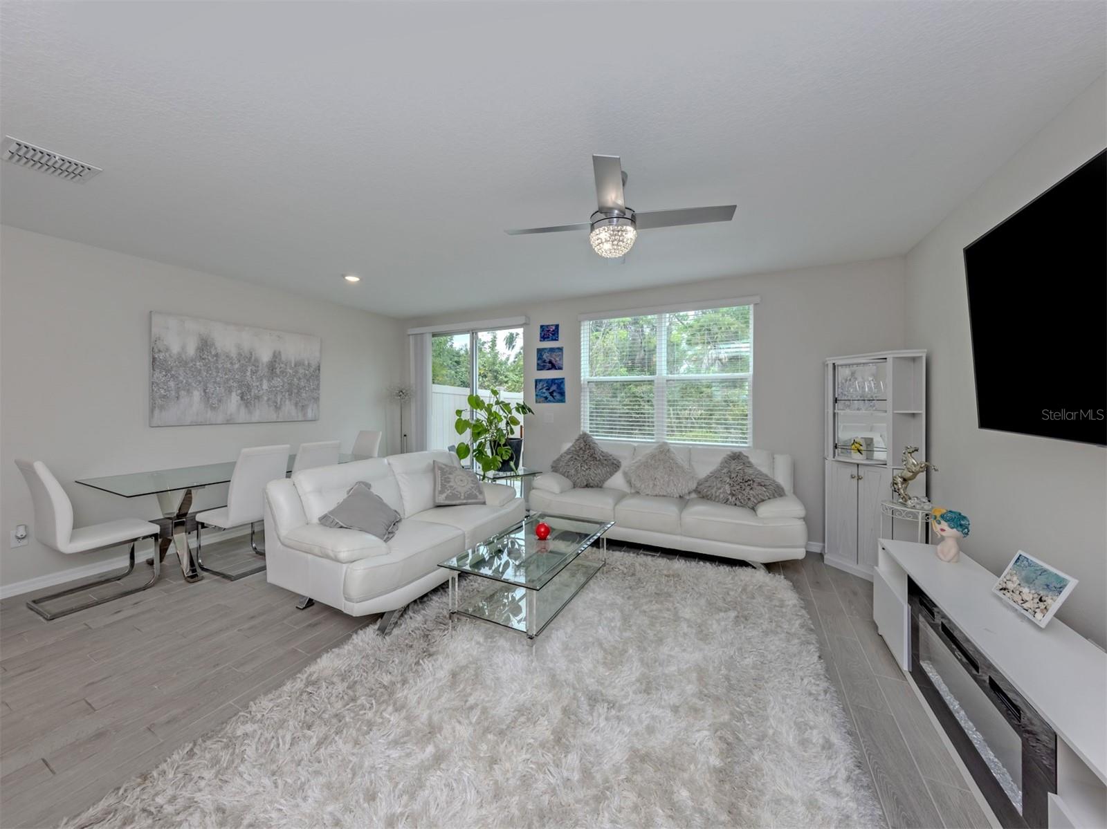 Image 4 of 55 For 17015 Coral Key Drive