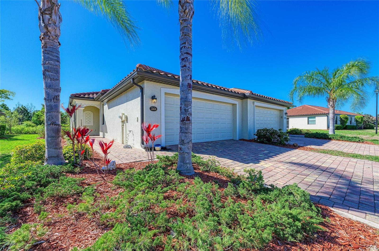 Image 13 of 74 For 12434 Amica Loop