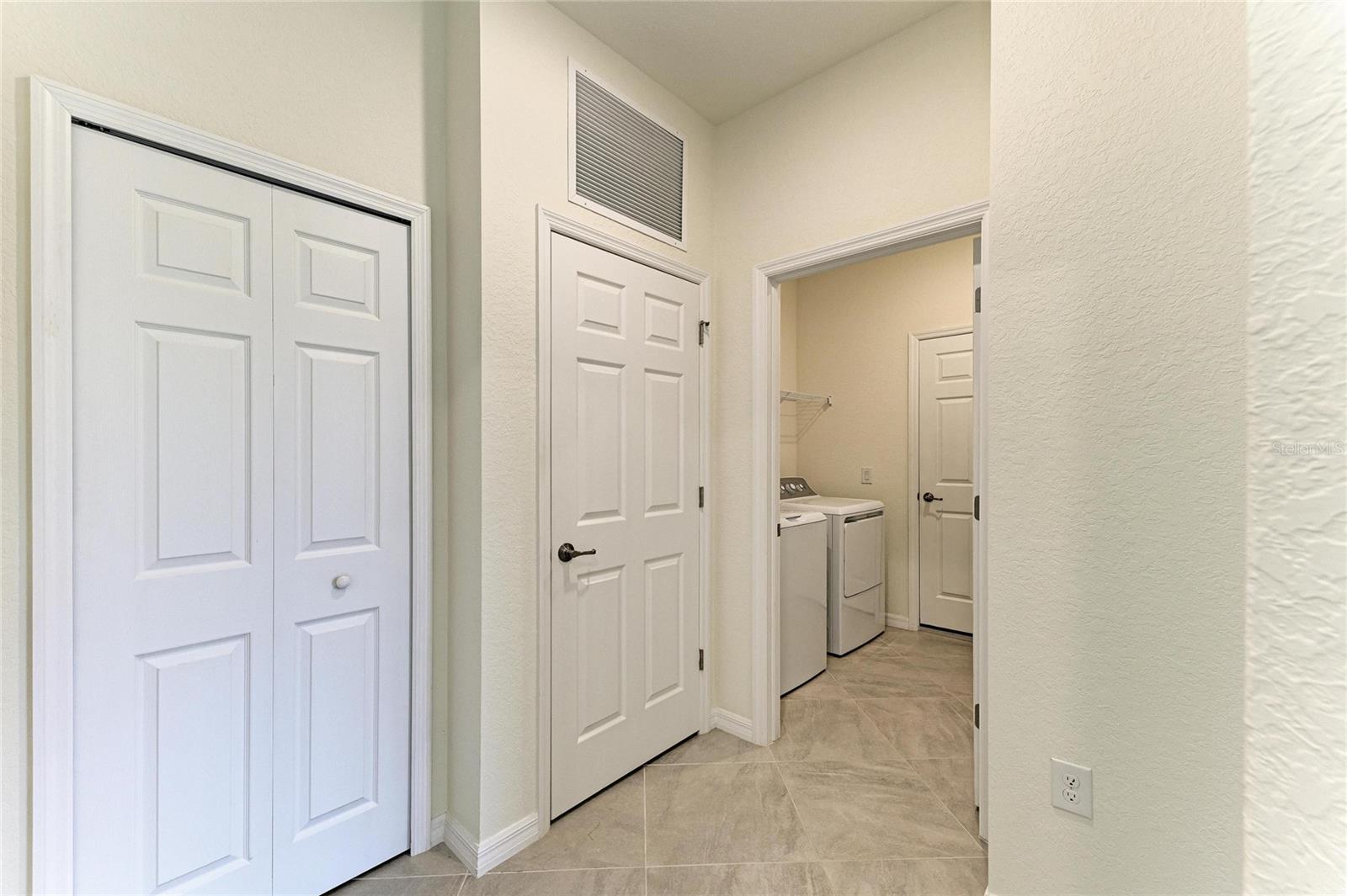 Image 36 of 74 For 12434 Amica Loop