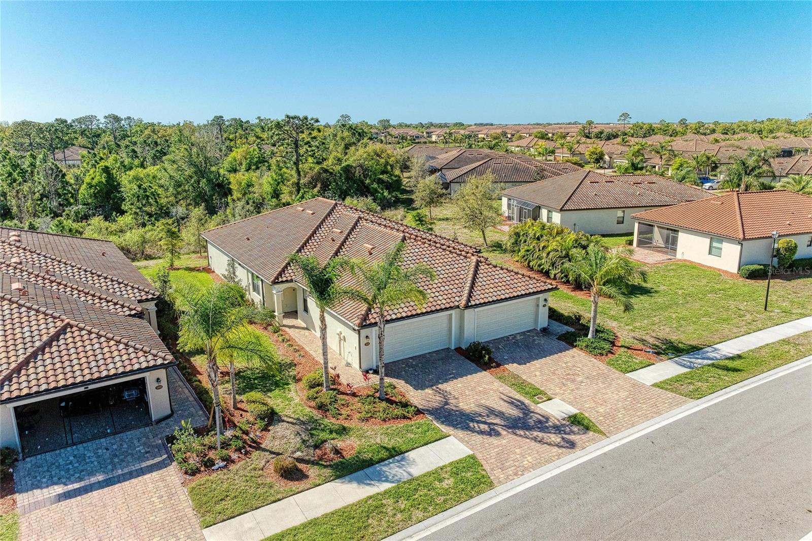 Image 9 of 74 For 12434 Amica Loop