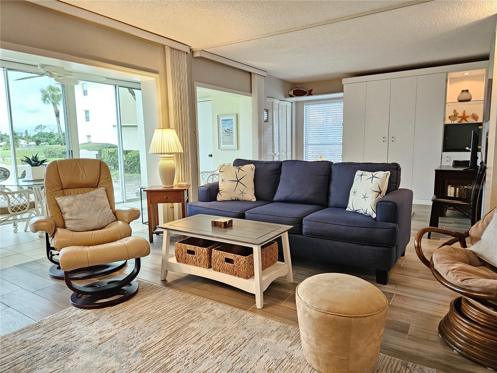 Image 32 of 60 For 435 Cerromar Lane 329