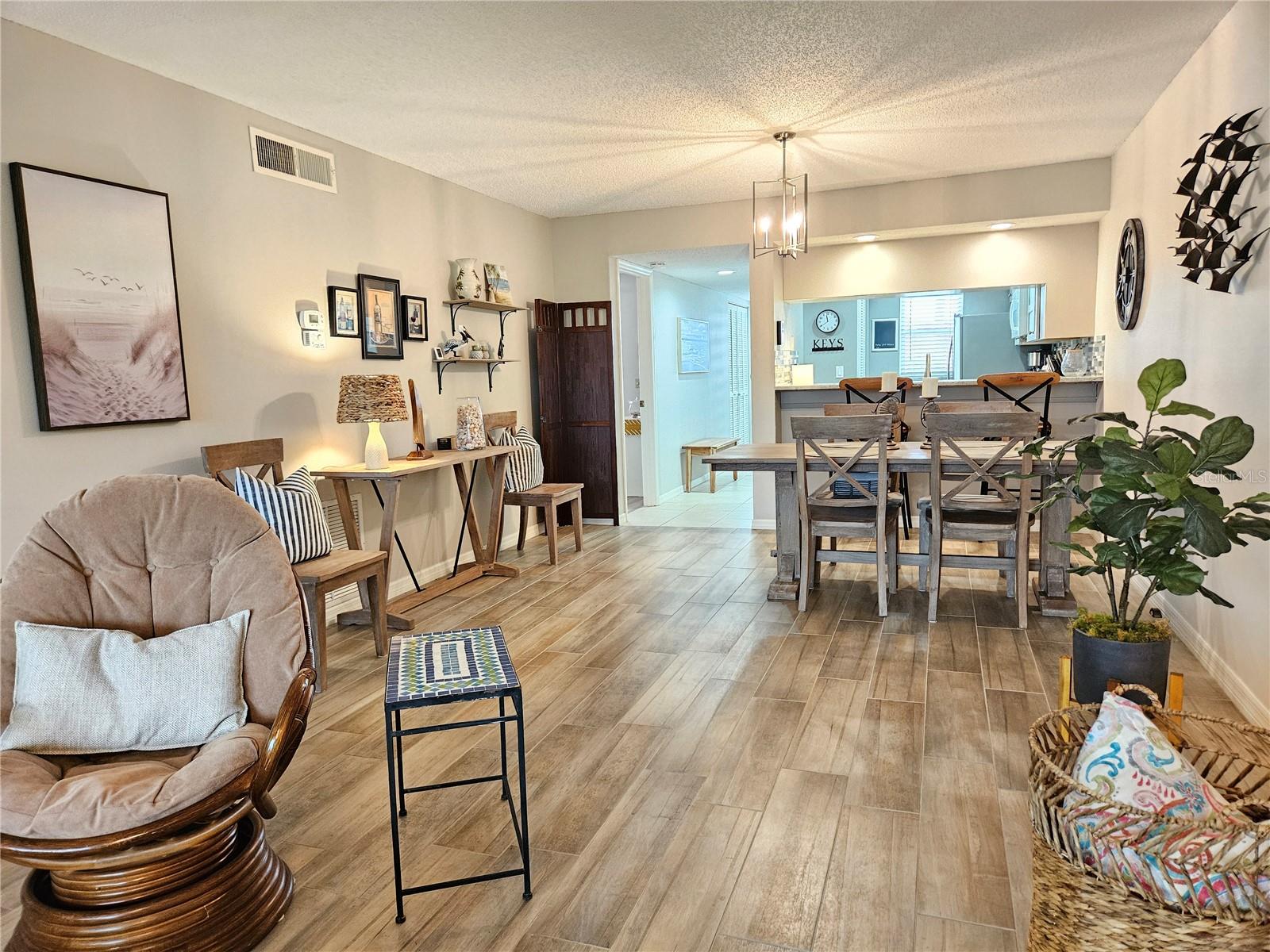 Image 34 of 60 For 435 Cerromar Lane 329