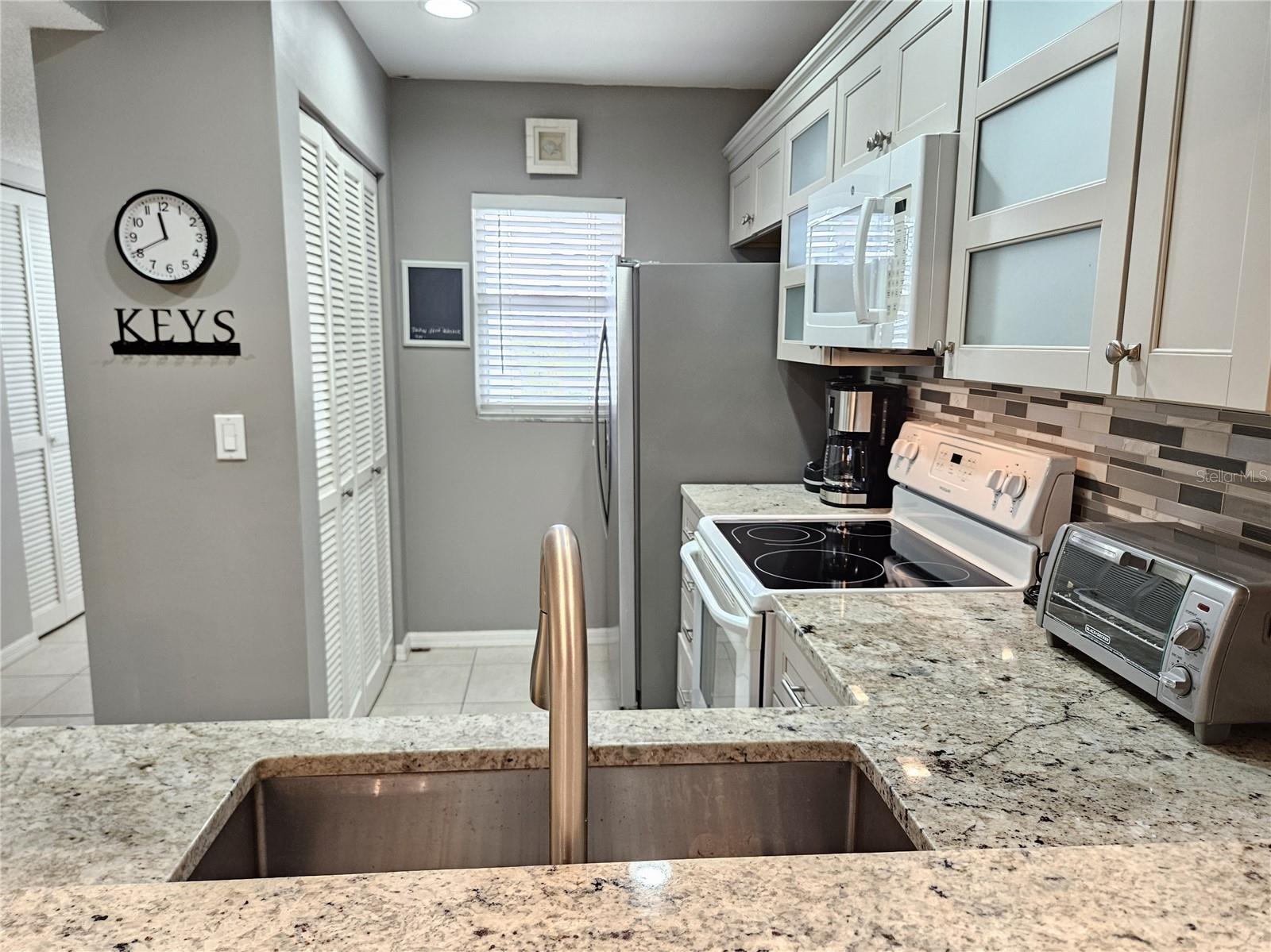 Image 39 of 60 For 435 Cerromar Lane 329