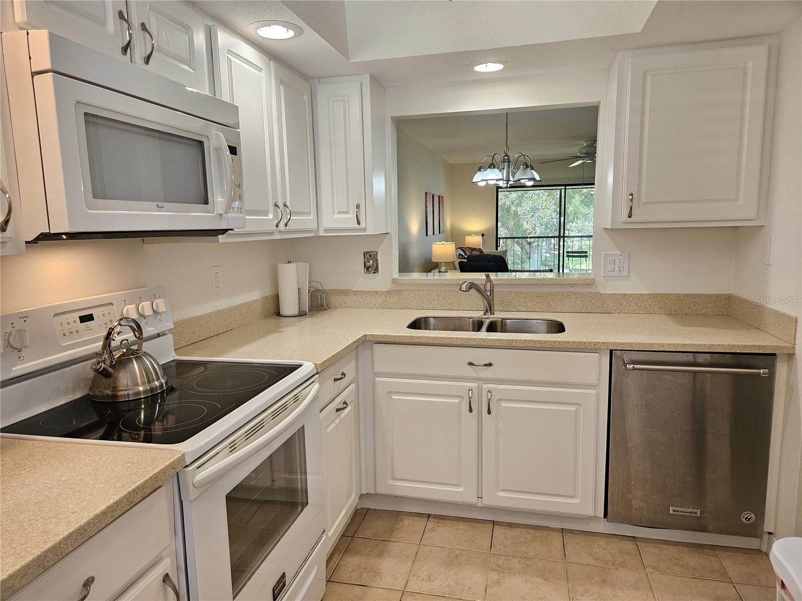 Image 25 of 51 For 764 Avenida Estancia  206