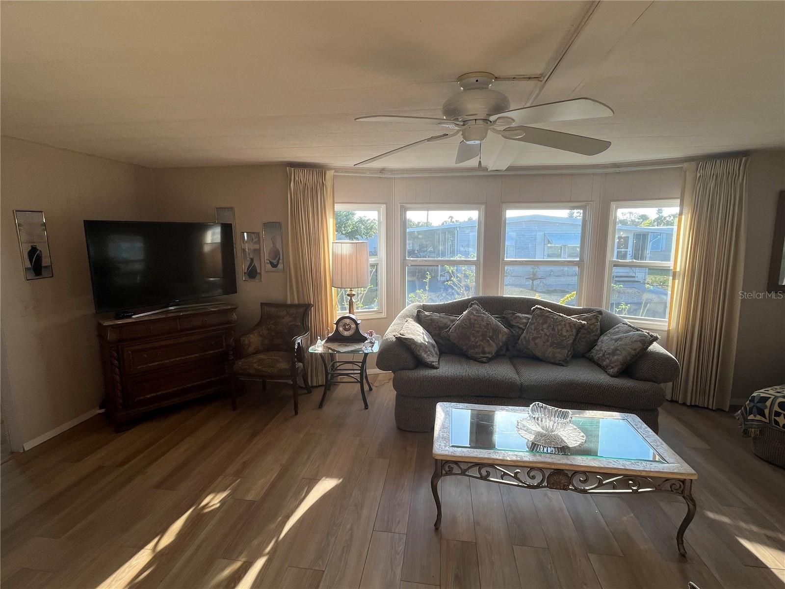 Image 10 of 49 For 814 Grado Drive