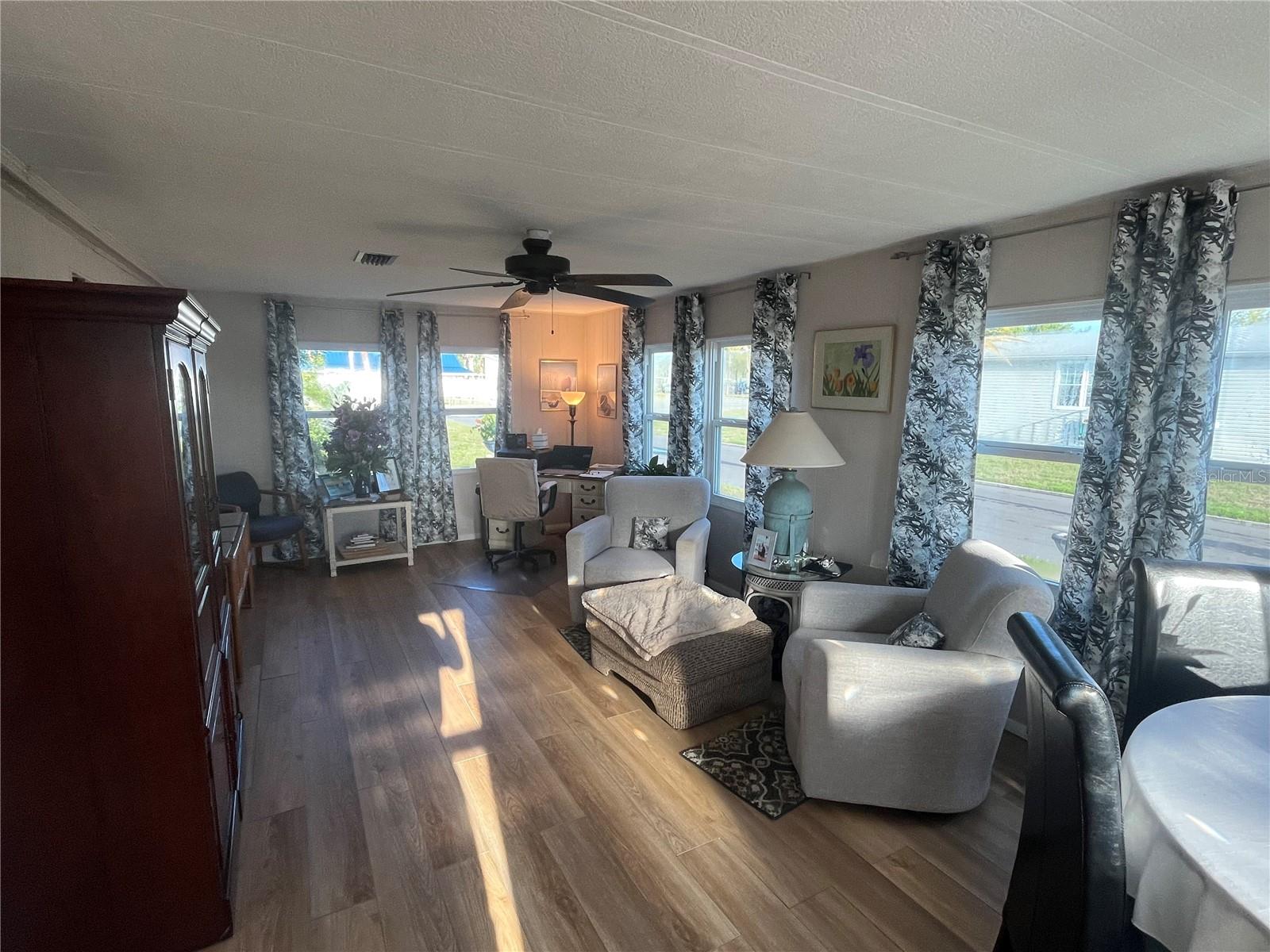 Image 18 of 49 For 814 Grado Drive