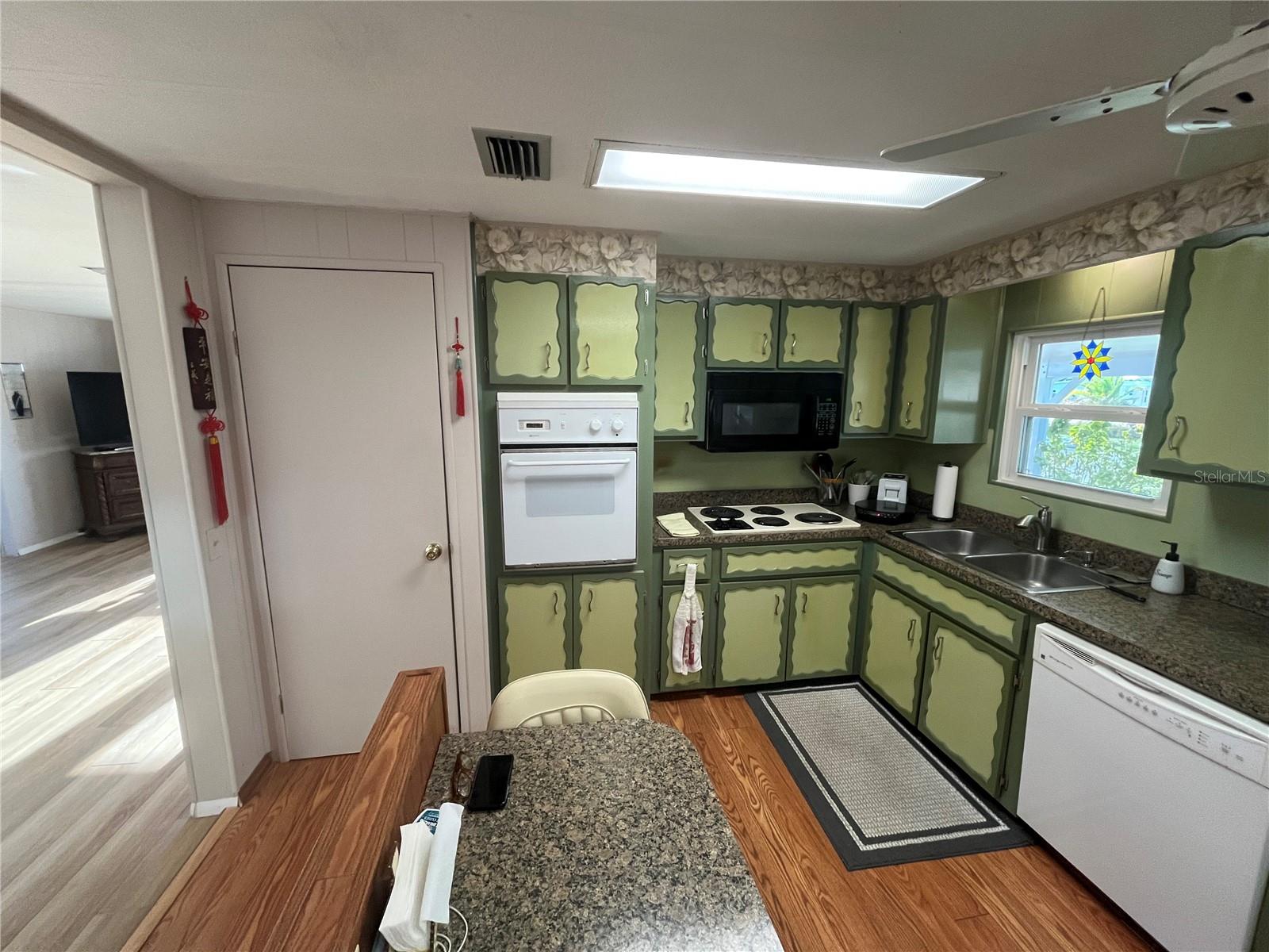 Image 28 of 49 For 814 Grado Drive