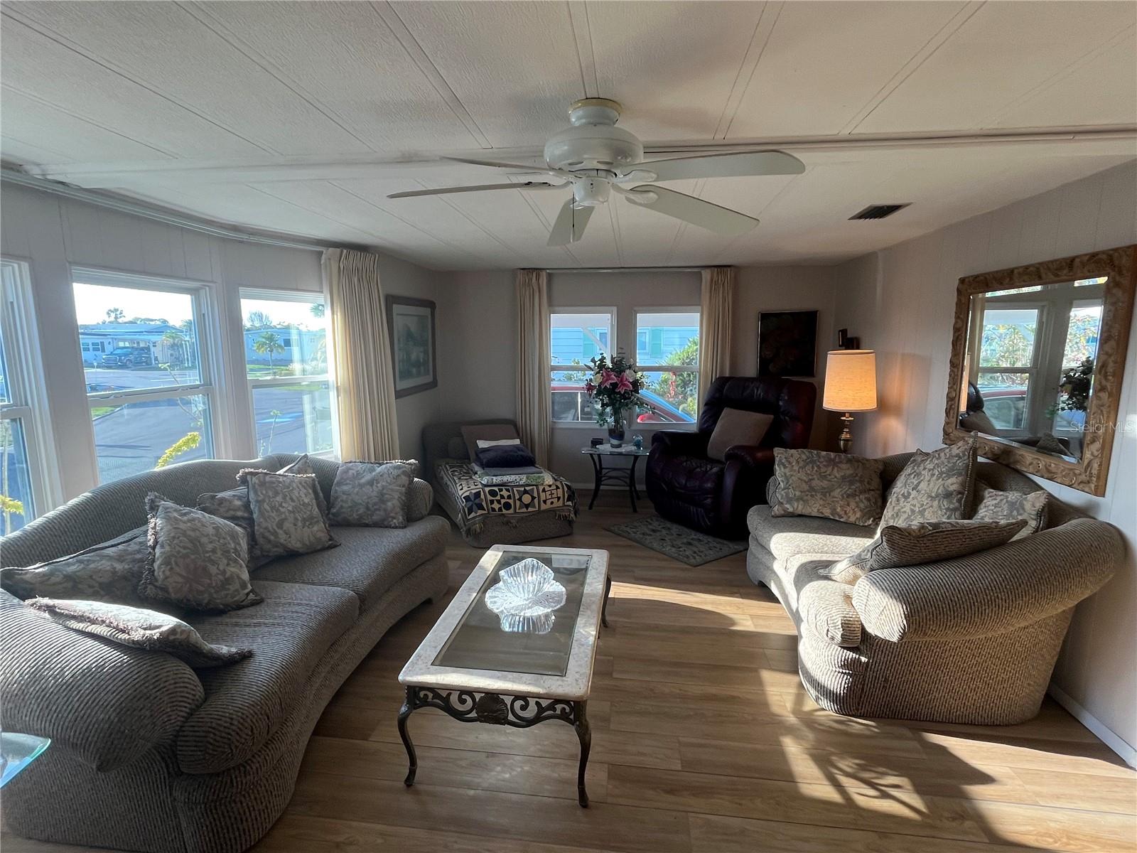 Image 9 of 49 For 814 Grado Drive