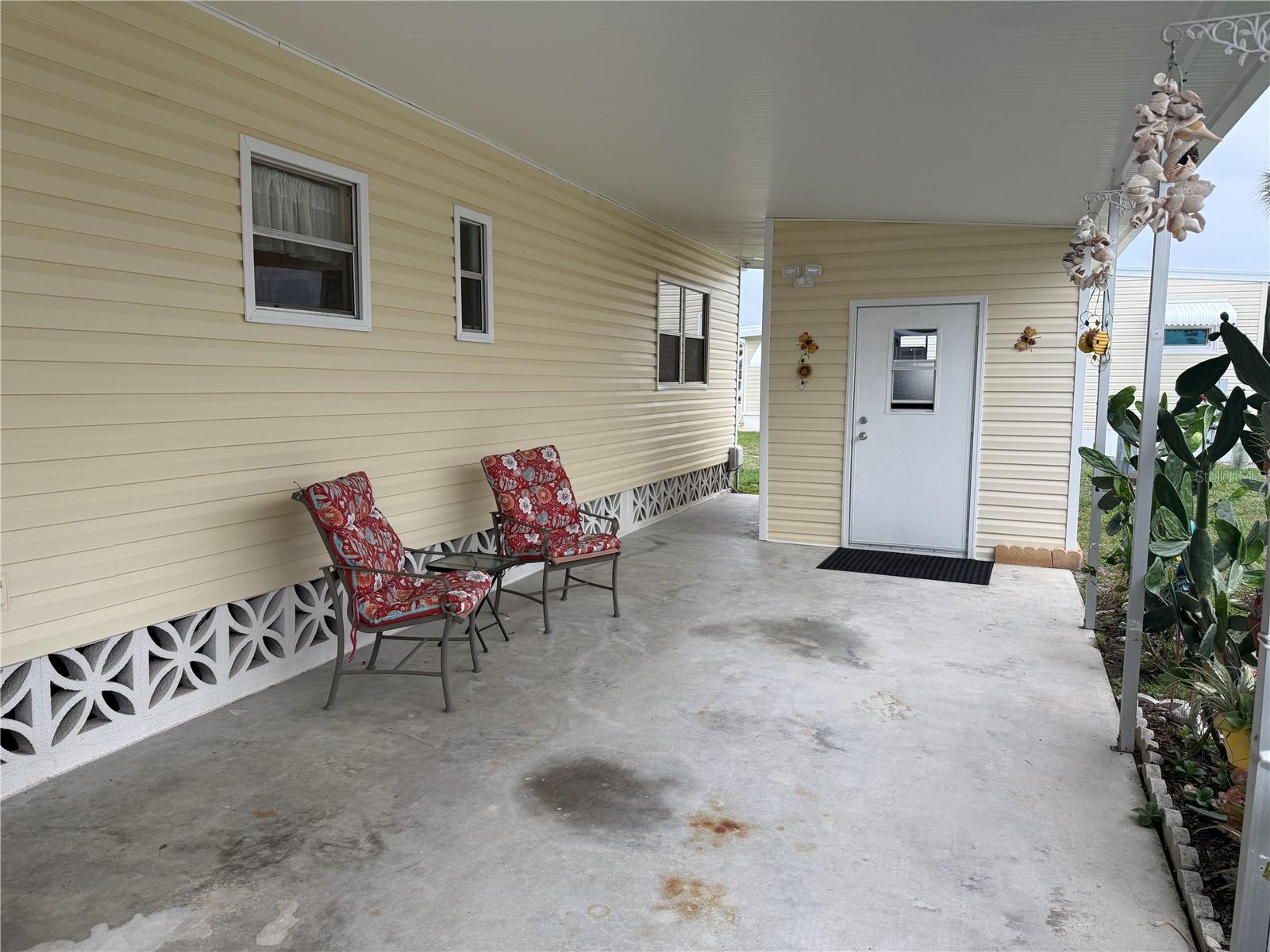 Image 20 of 30 For 741 Iris Drive