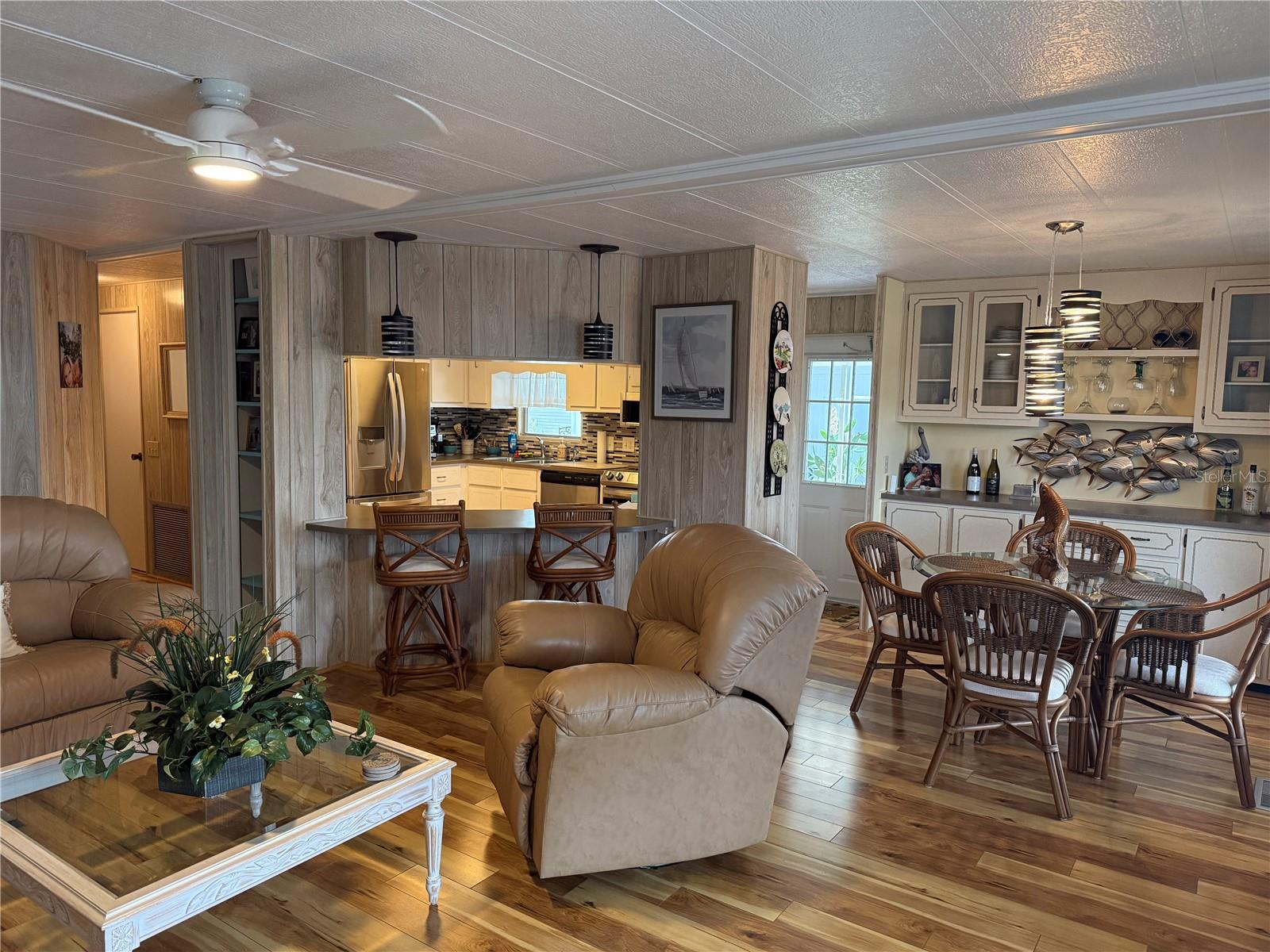 Image 4 of 30 For 741 Iris Drive