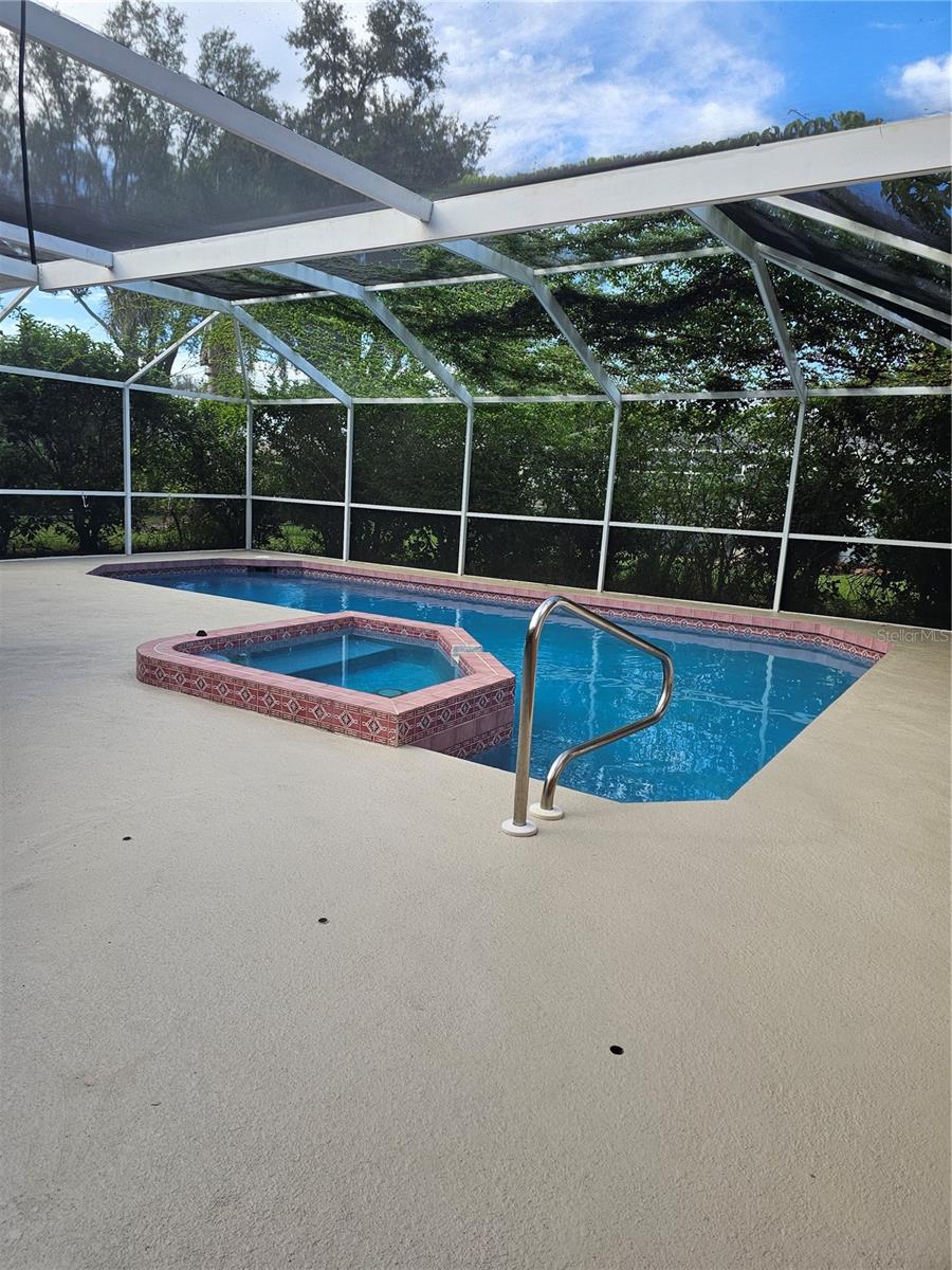 Image 12 of 34 For 417 Lake Of The Woods Drive