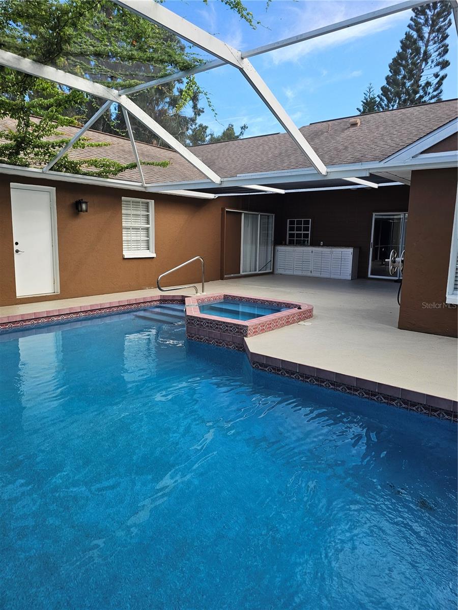 Image 13 of 34 For 417 Lake Of The Woods Drive