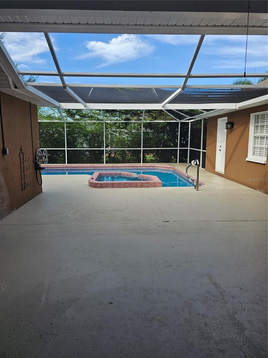 Image 20 of 34 For 417 Lake Of The Woods Drive