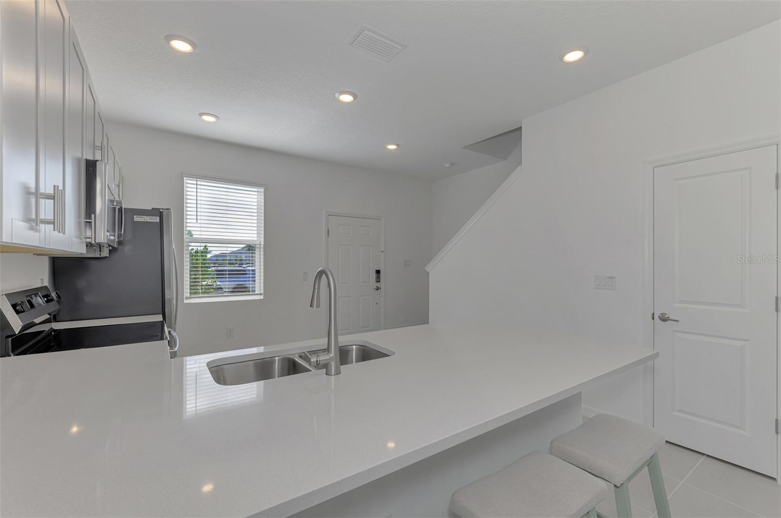 Image 11 of 44 For 8793 Daybreak Street