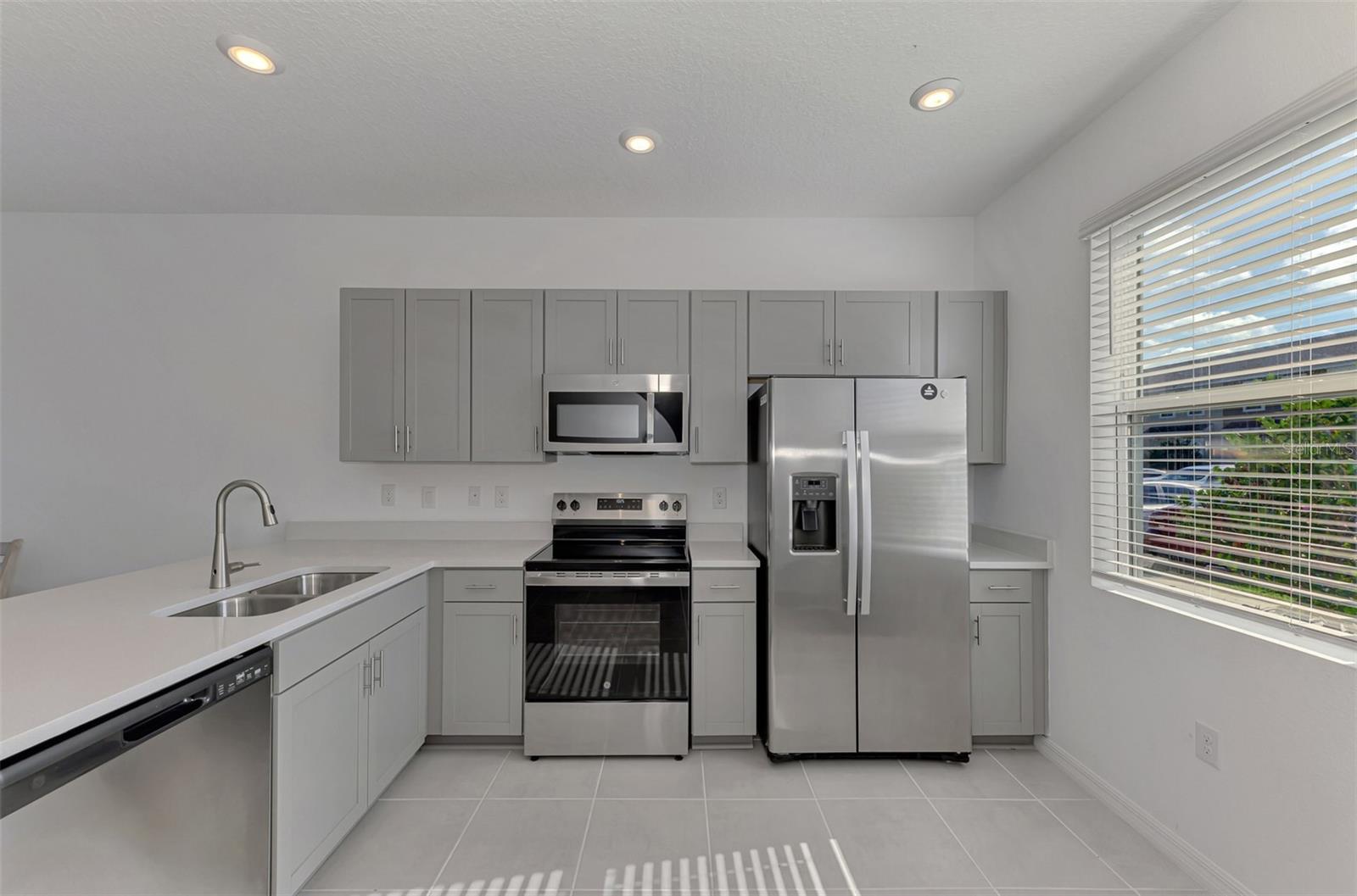 Image 13 of 44 For 8793 Daybreak Street