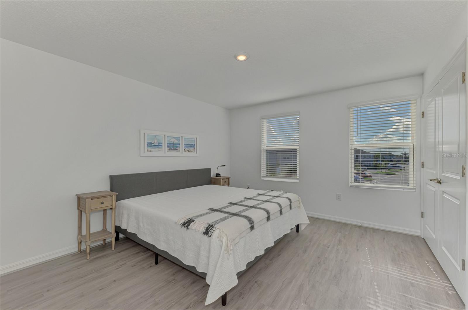 Image 23 of 44 For 8793 Daybreak Street