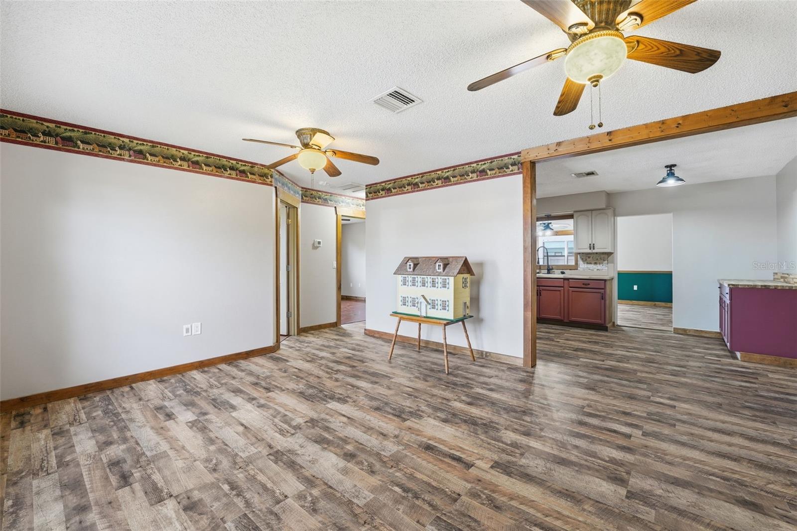 Image 2 of 70 For 121 Crane Rd