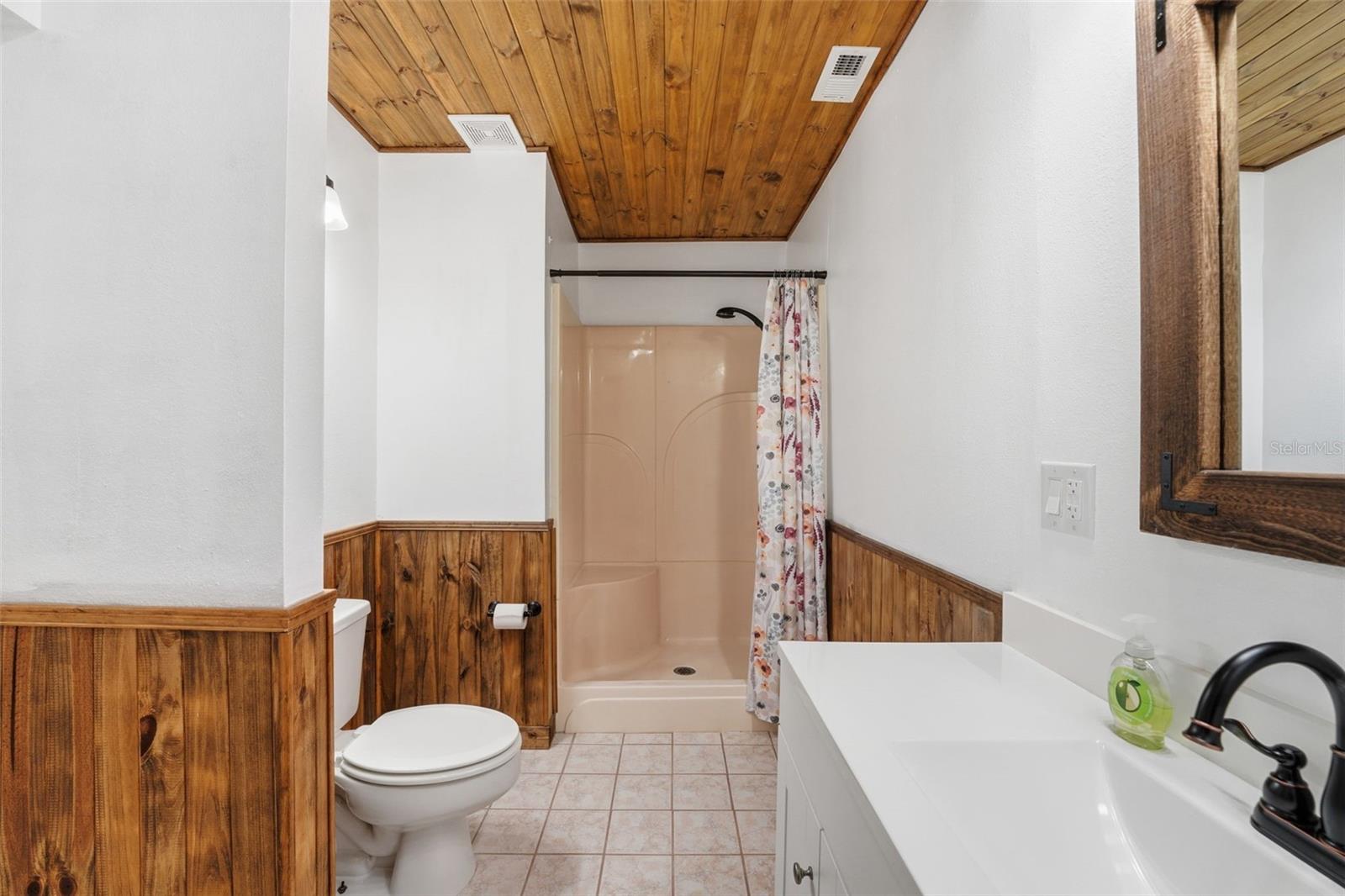 Image 31 of 70 For 121 Crane Rd