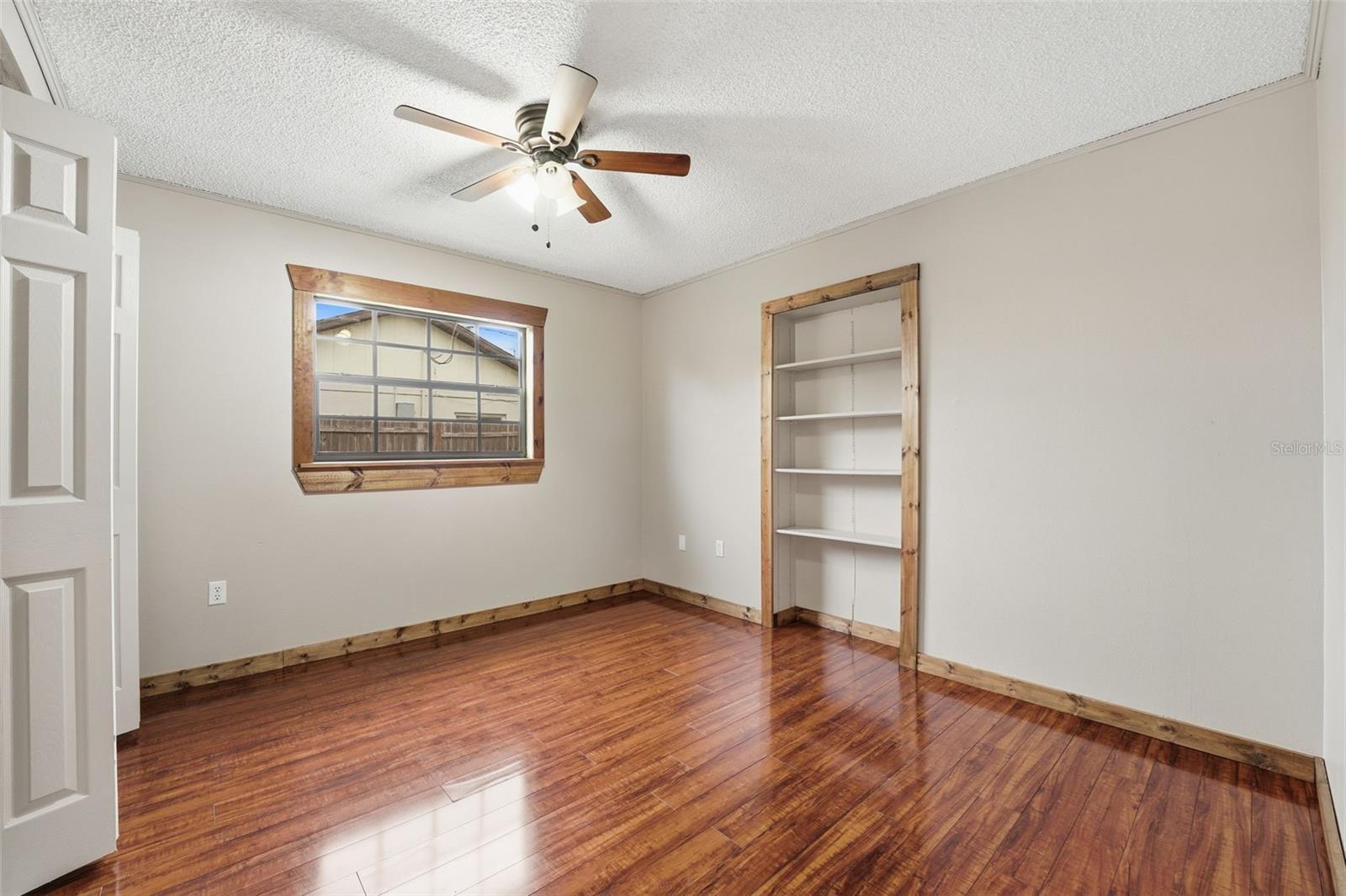 Image 33 of 70 For 121 Crane Rd