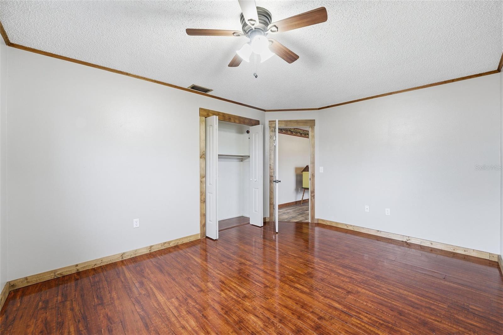 Image 38 of 70 For 121 Crane Rd