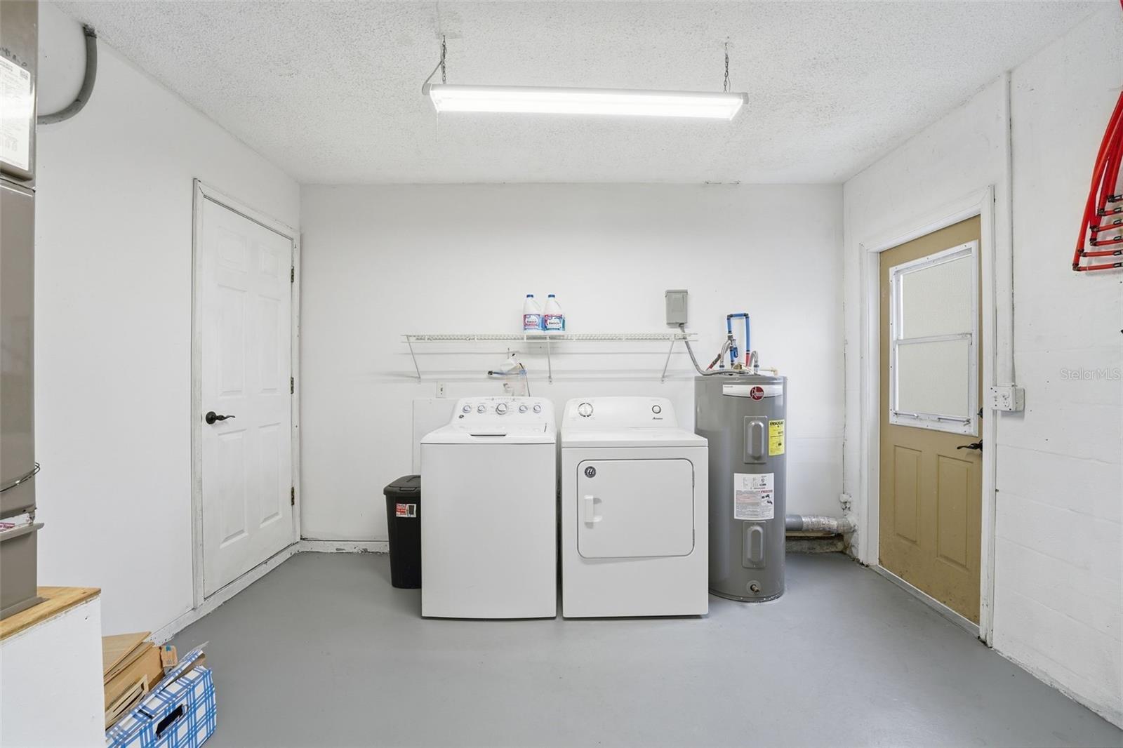 Image 39 of 70 For 121 Crane Rd