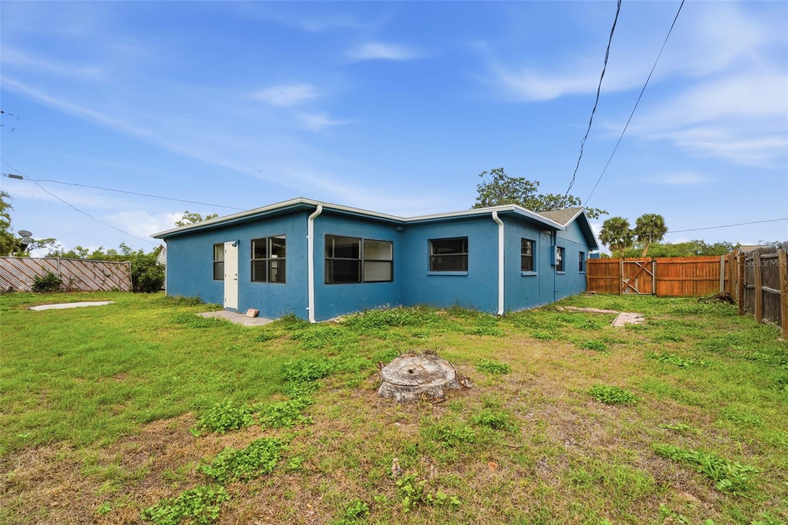 Image 47 of 70 For 121 Crane Rd