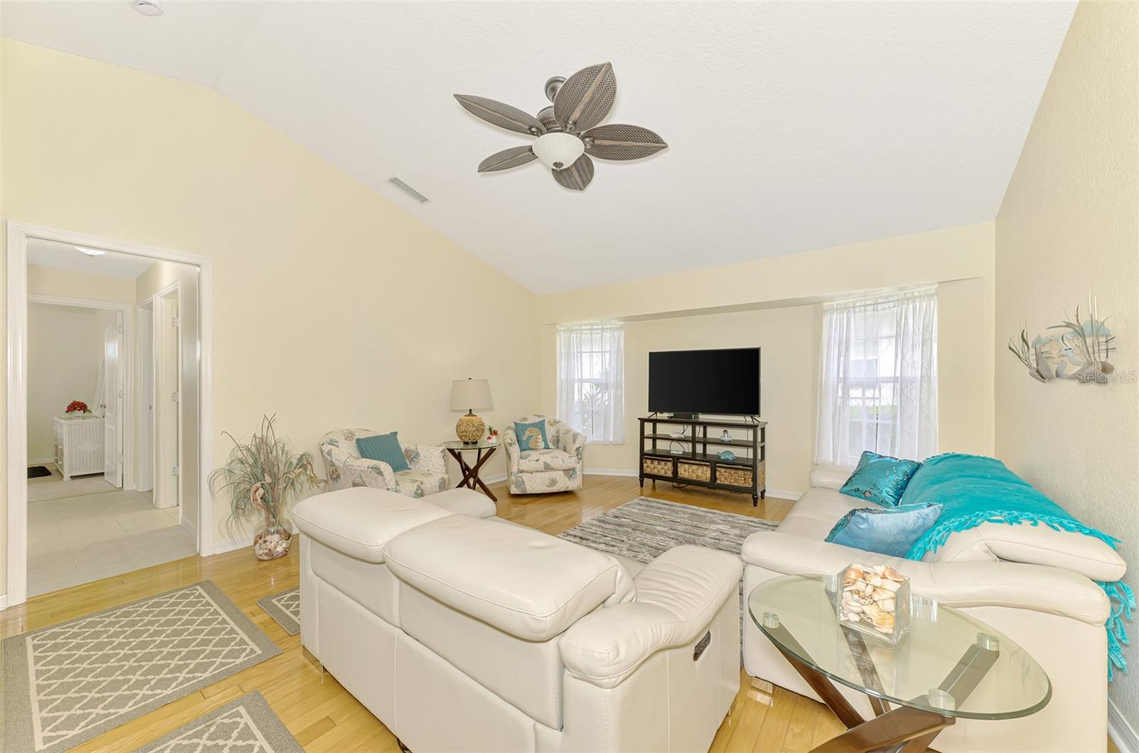 Image 14 of 59 For 5061 Seagrass Drive