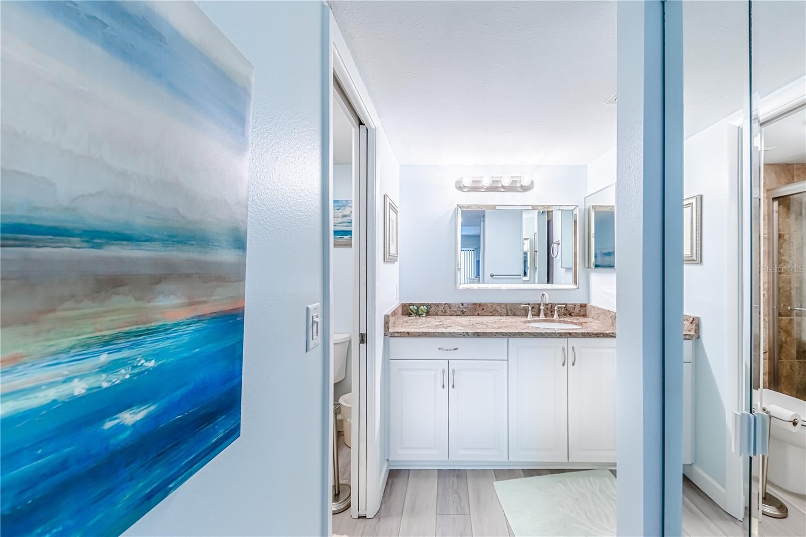 Image 18 of 33 For 832 Bird Bay Way 113