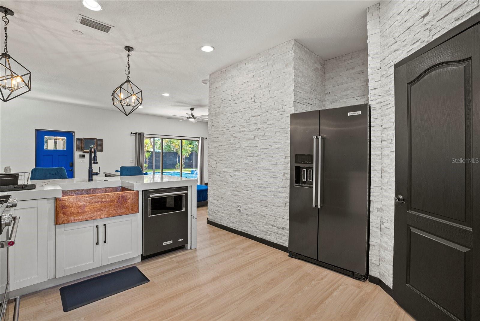 Image 16 of 39 For 1185 Shade Avenue