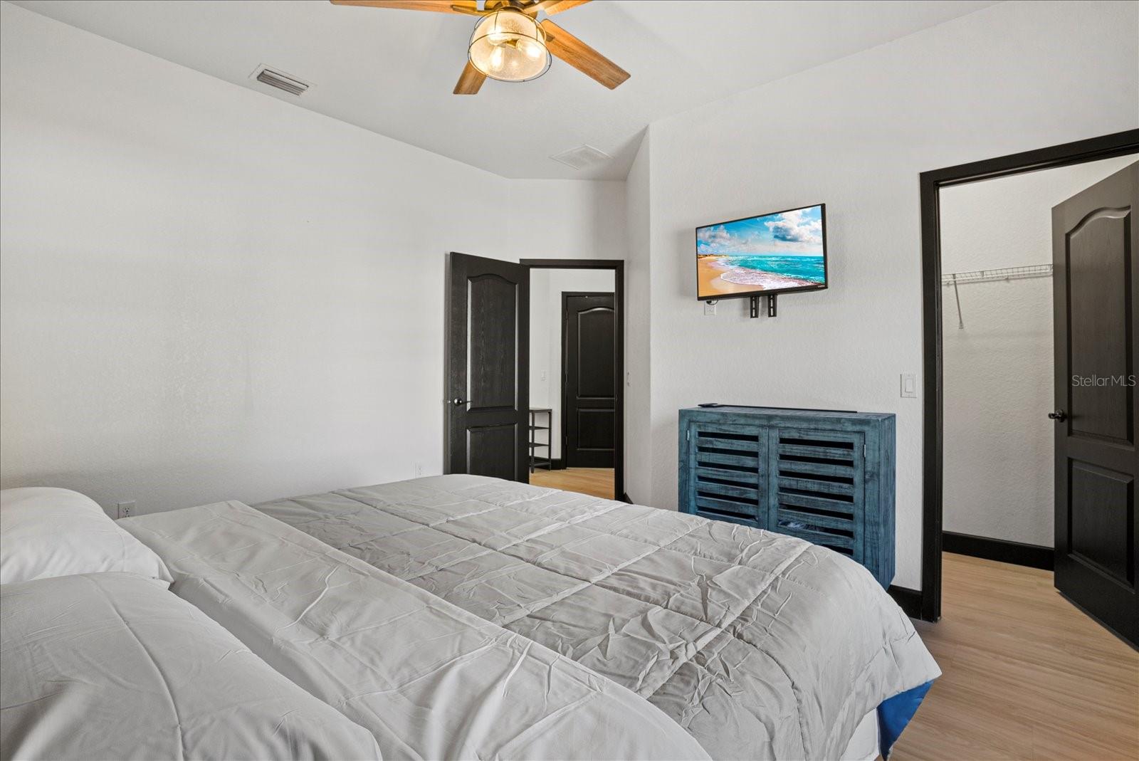 Image 18 of 39 For 1185 Shade Avenue