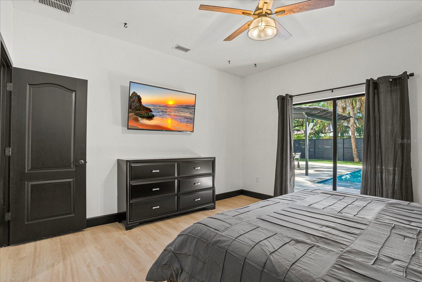 Image 24 of 39 For 1185 Shade Avenue