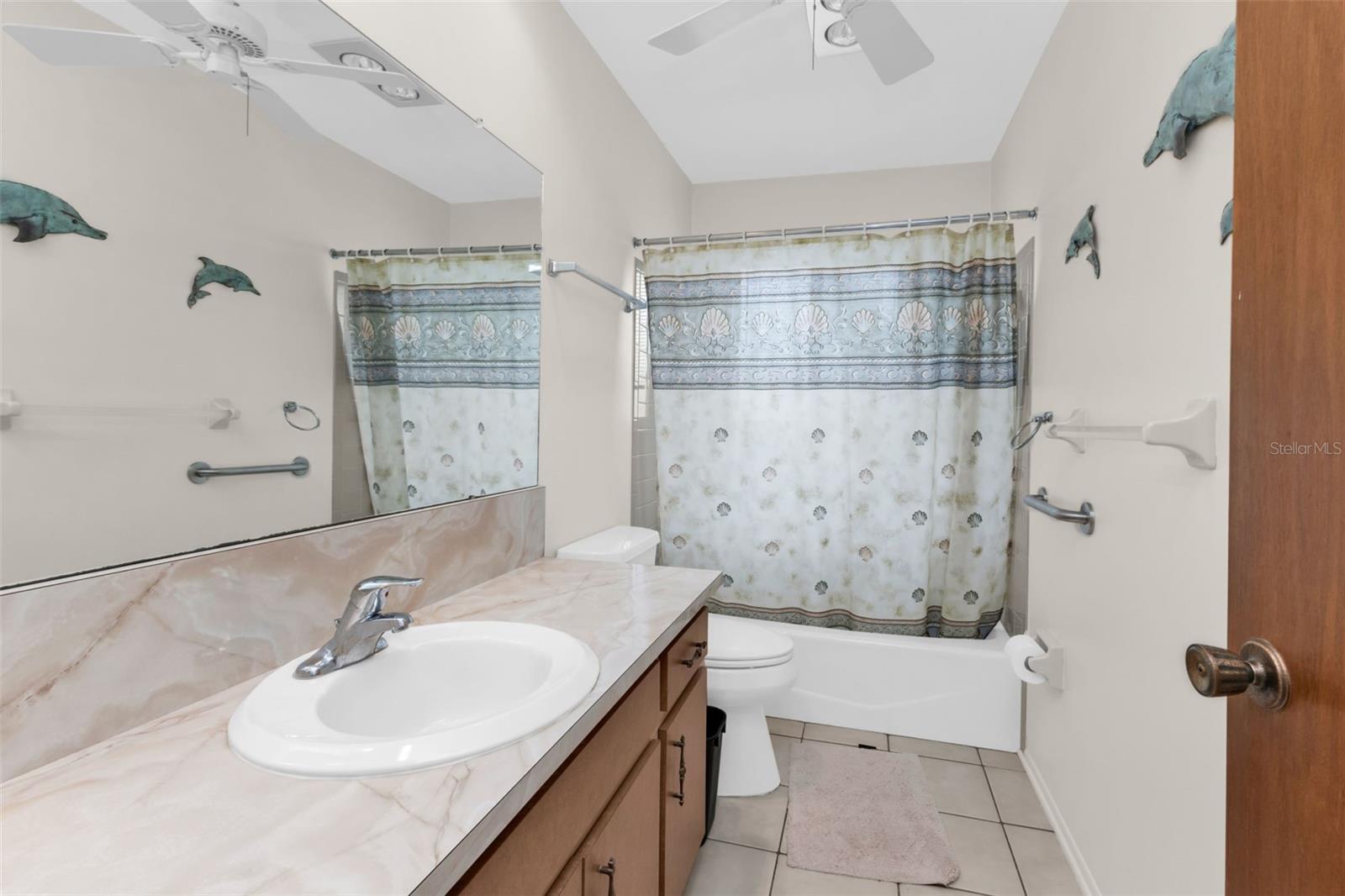 Image 20 of 29 For 1050 Oleander Street