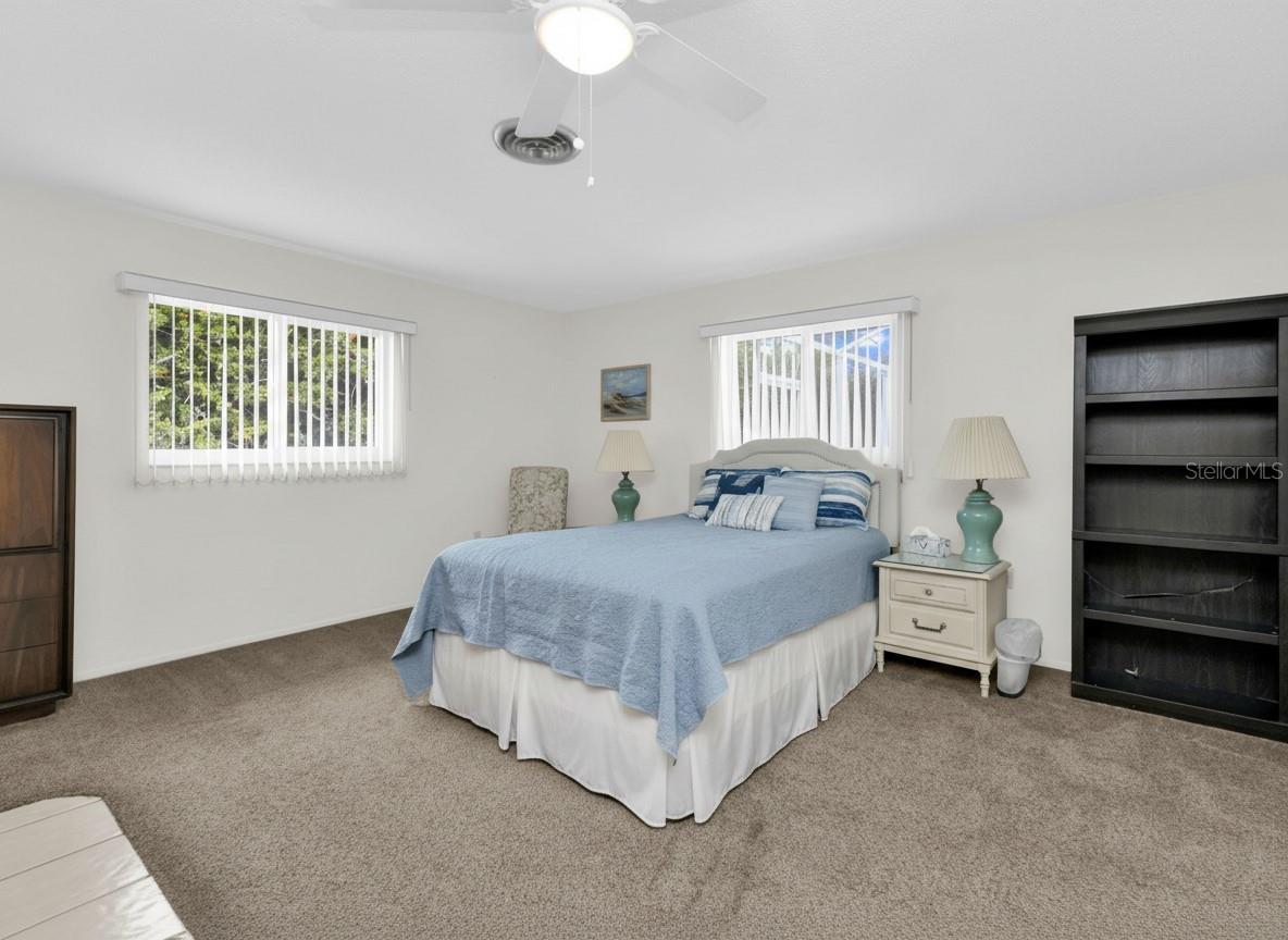 Image 21 of 29 For 1050 Oleander Street