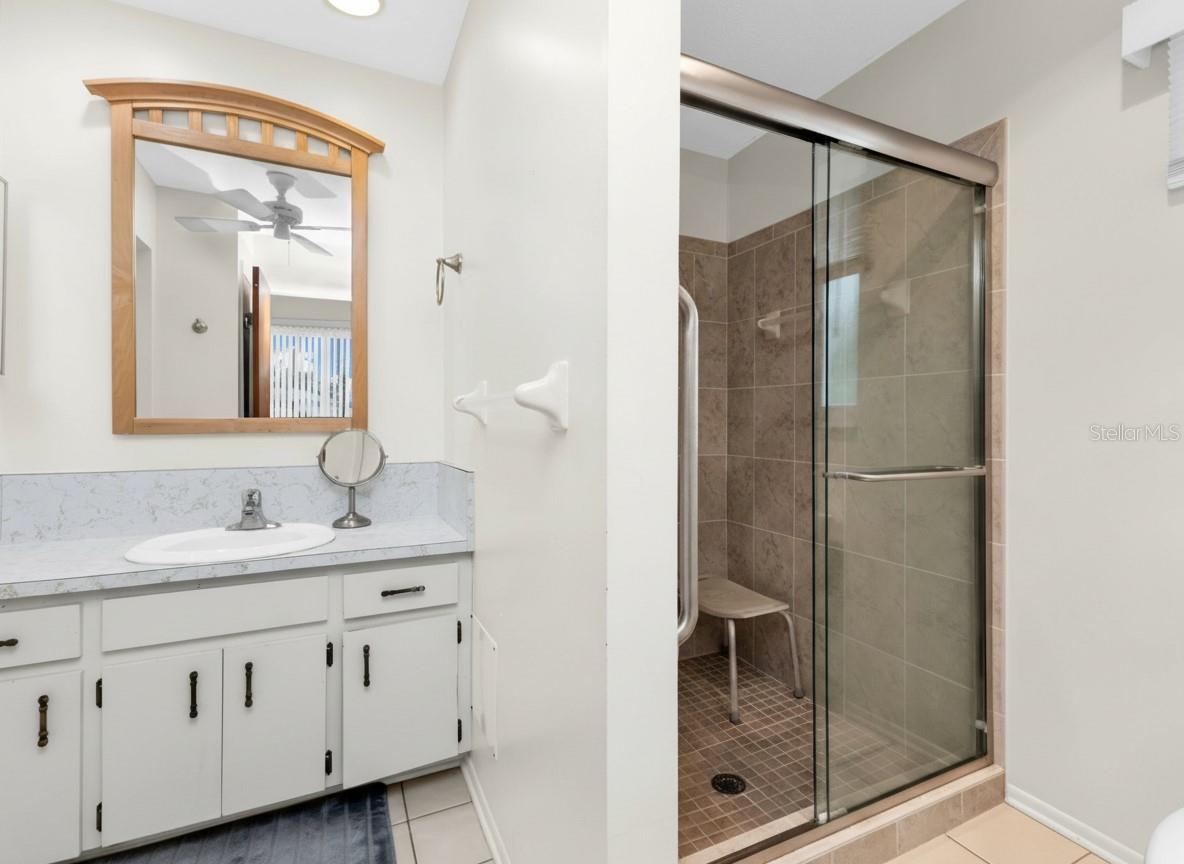 Image 24 of 29 For 1050 Oleander Street