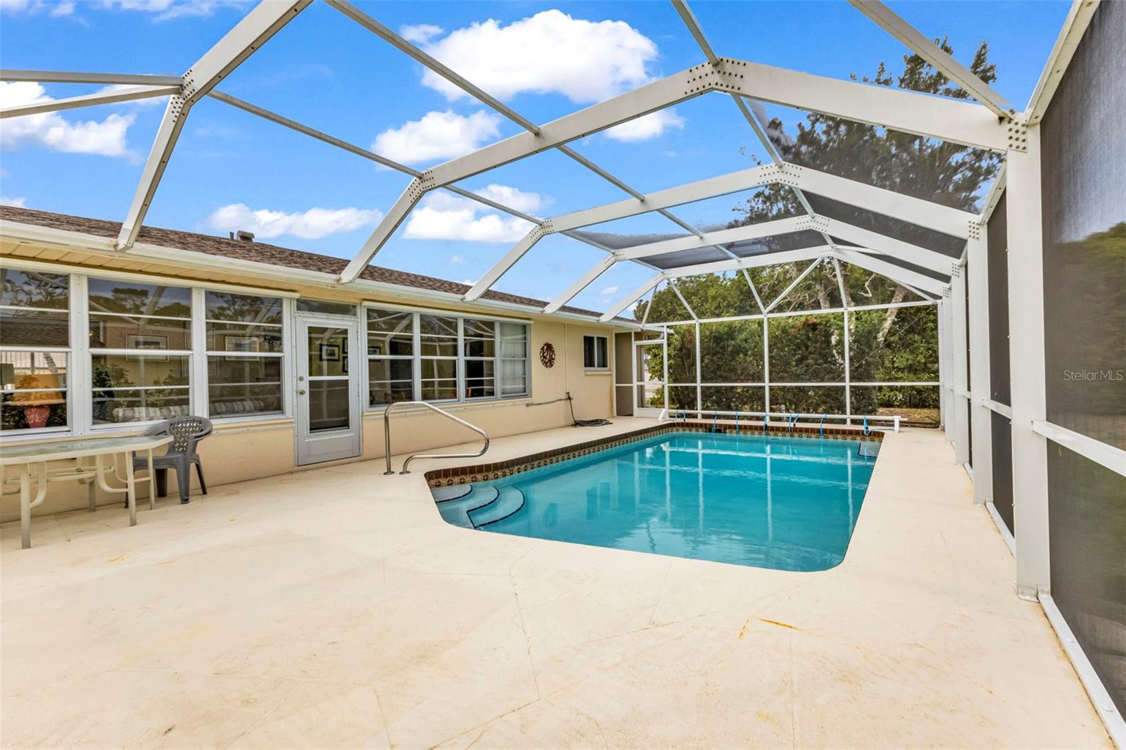 Image 25 of 29 For 1050 Oleander Street