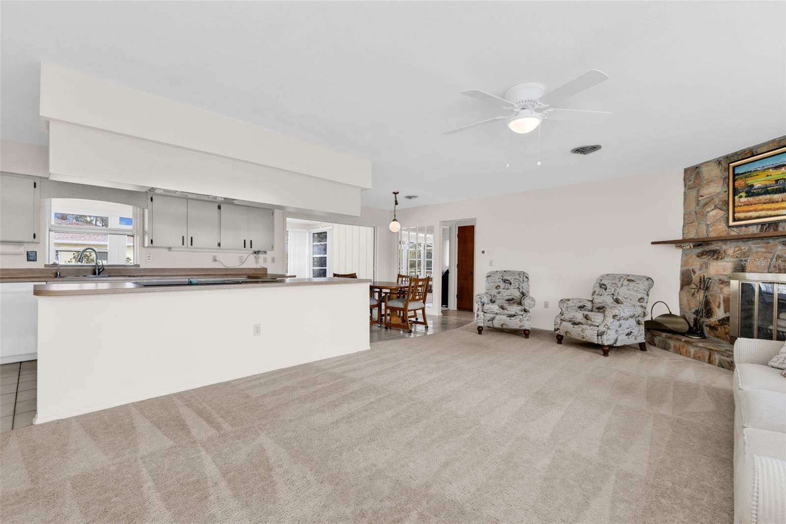 Image 5 of 29 For 1050 Oleander Street