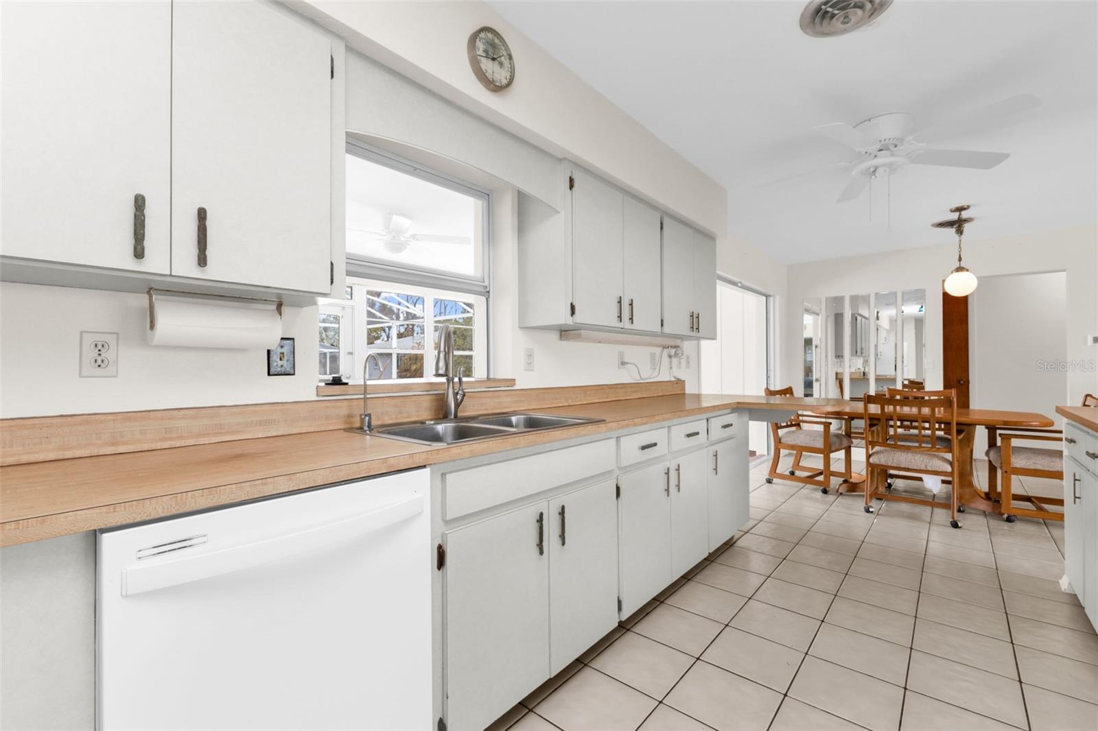 Image 7 of 29 For 1050 Oleander Street