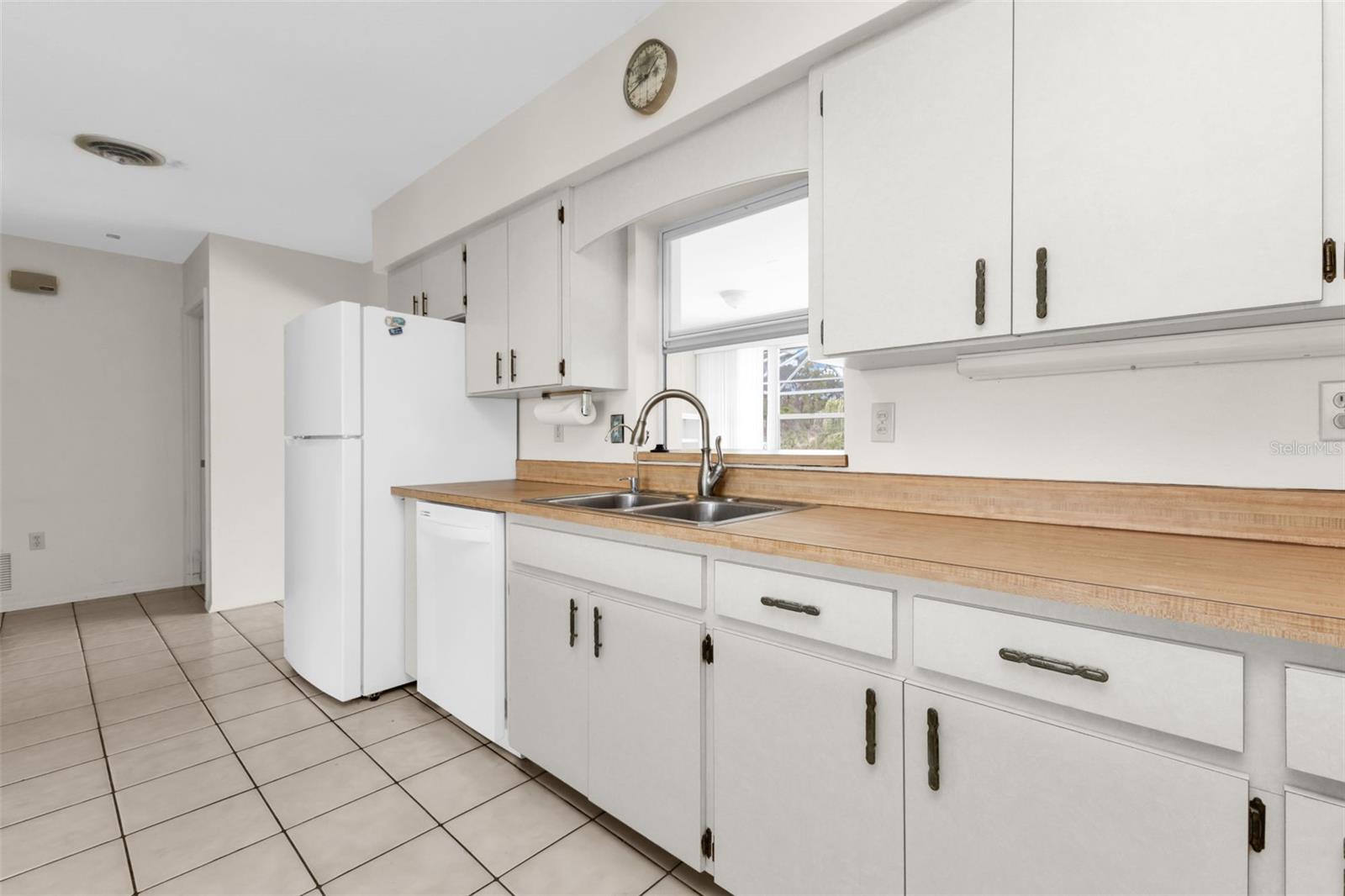 Image 8 of 29 For 1050 Oleander Street