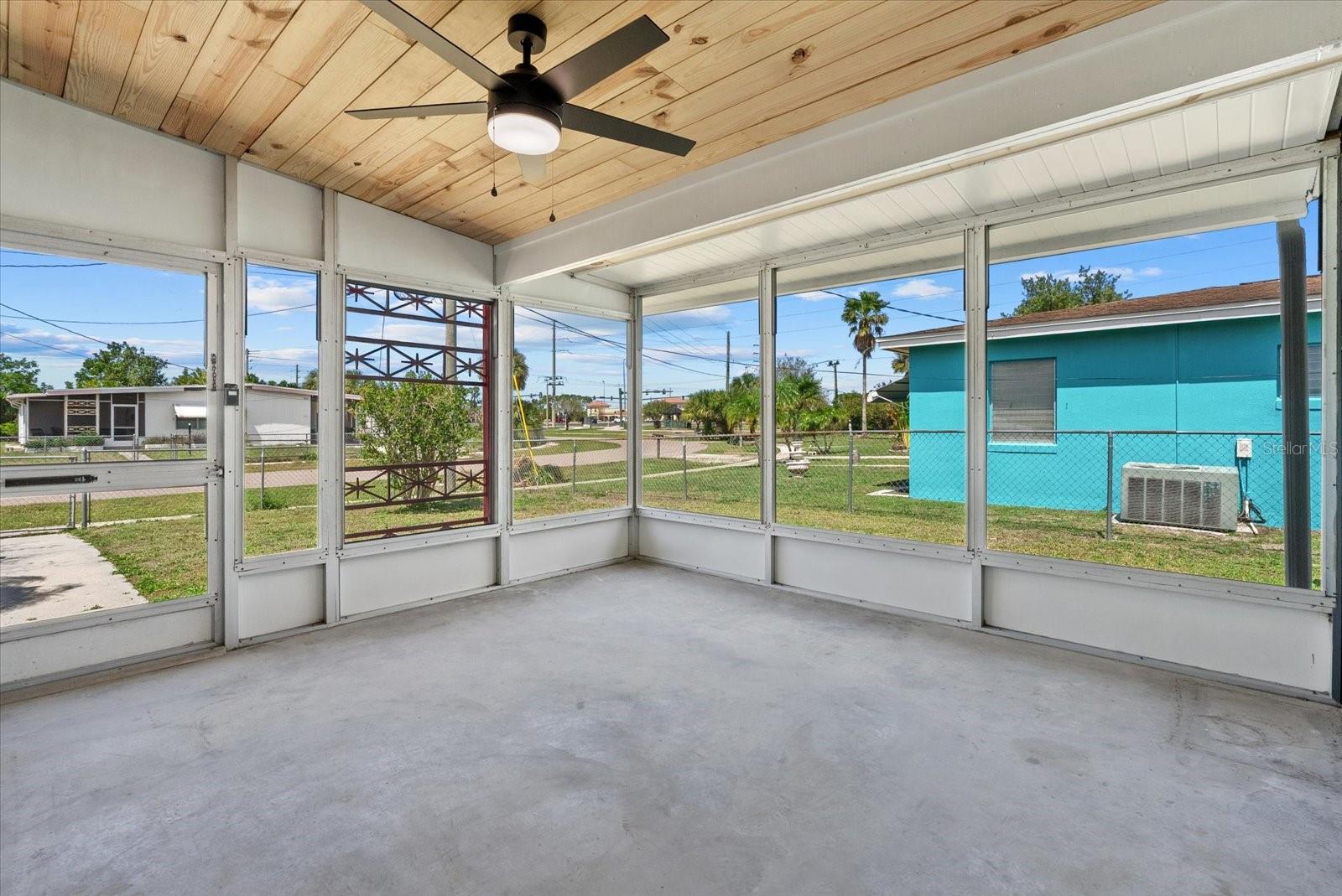 Image 17 of 47 For 6019 Merril Street