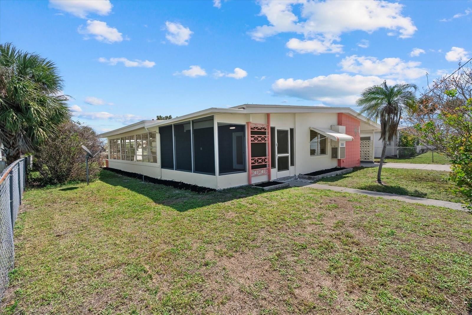 Image 26 of 47 For 6019 Merril Street