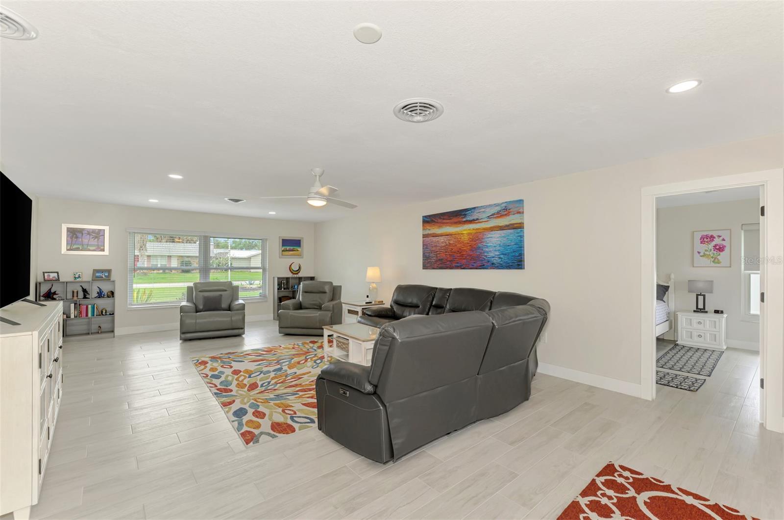 Image 22 of 81 For 1204 Yawl Way